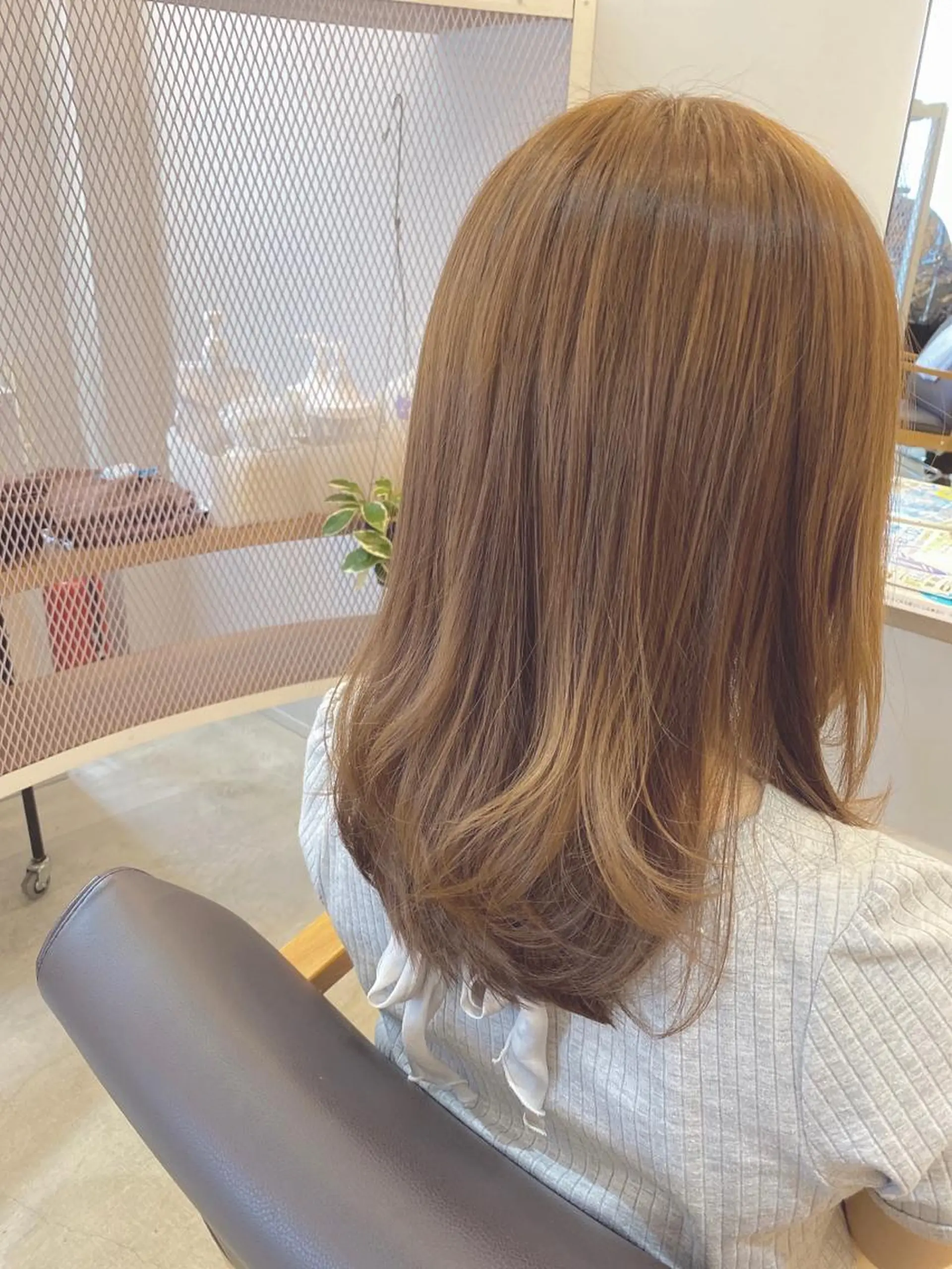 ミディアム 顔周りデザイン/ ママ美容師/濱ほのかのヘアスタイル