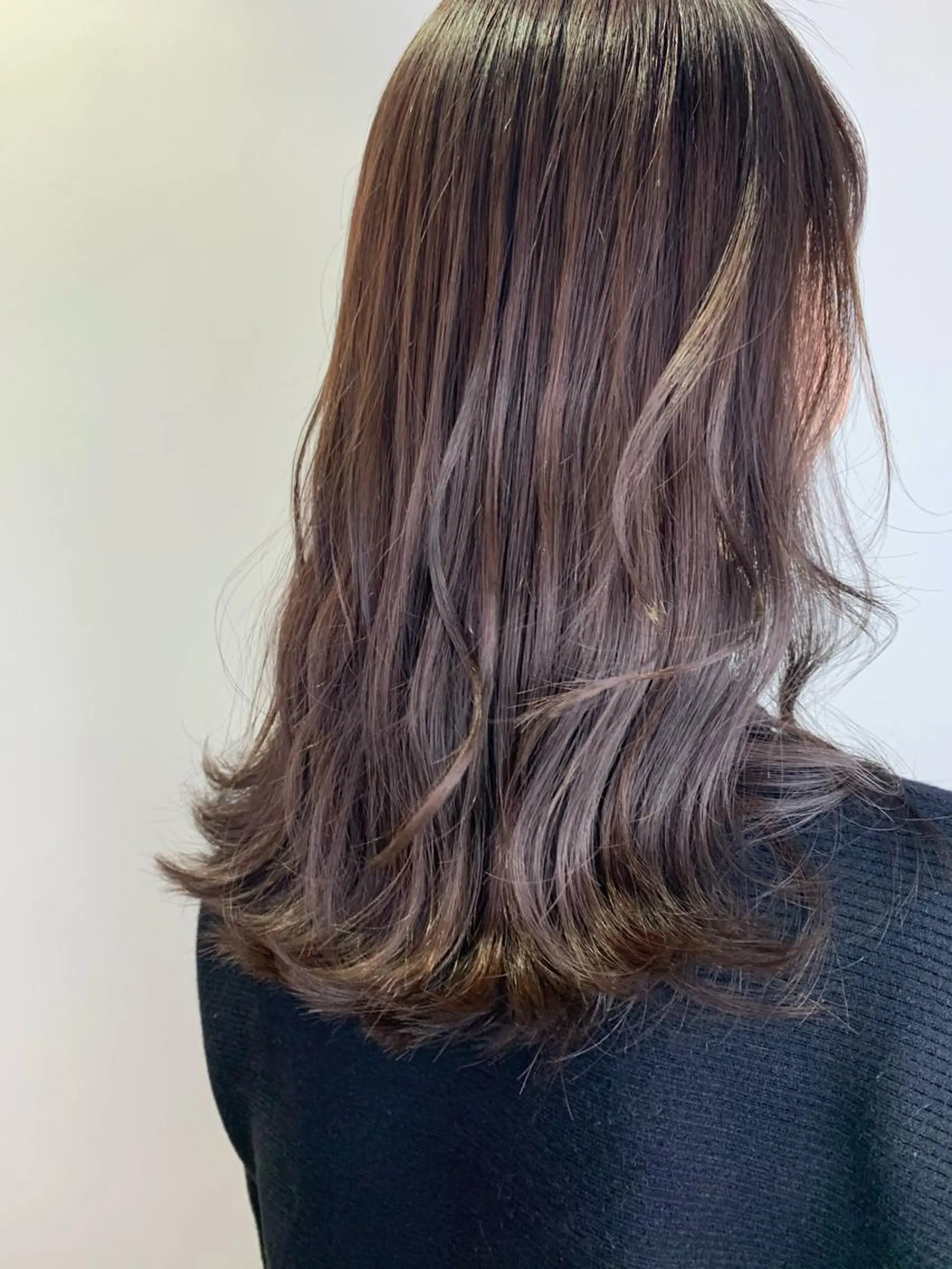 セミロング カラー SALOWIN神戸三宮店所属・【美髪を叶える】中谷 彰宏（アキ)のヘアスタイル