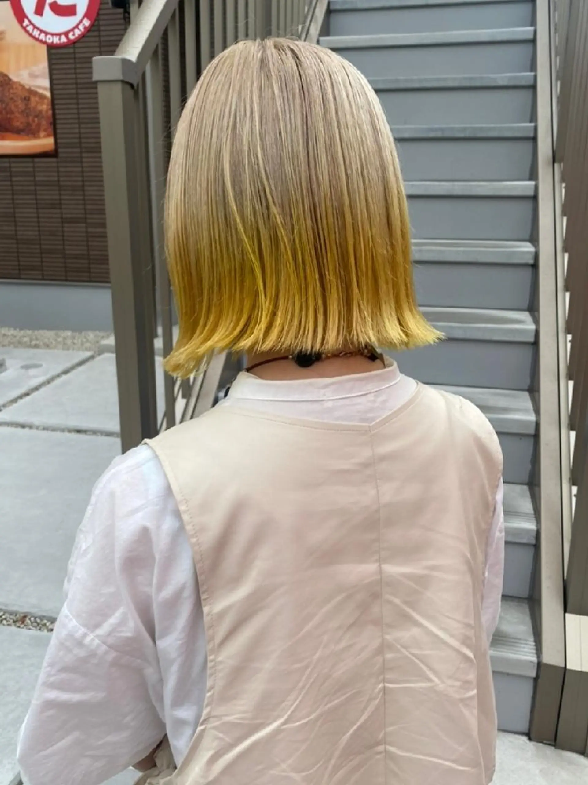 ミディアム カラー ブロンド グラデーションカラー ホワイトブロンド イエローカラー ヘアカラー トリートメント ウルフ/レイヤー/ ブリーチ/牧原歩夢のヘアスタイル