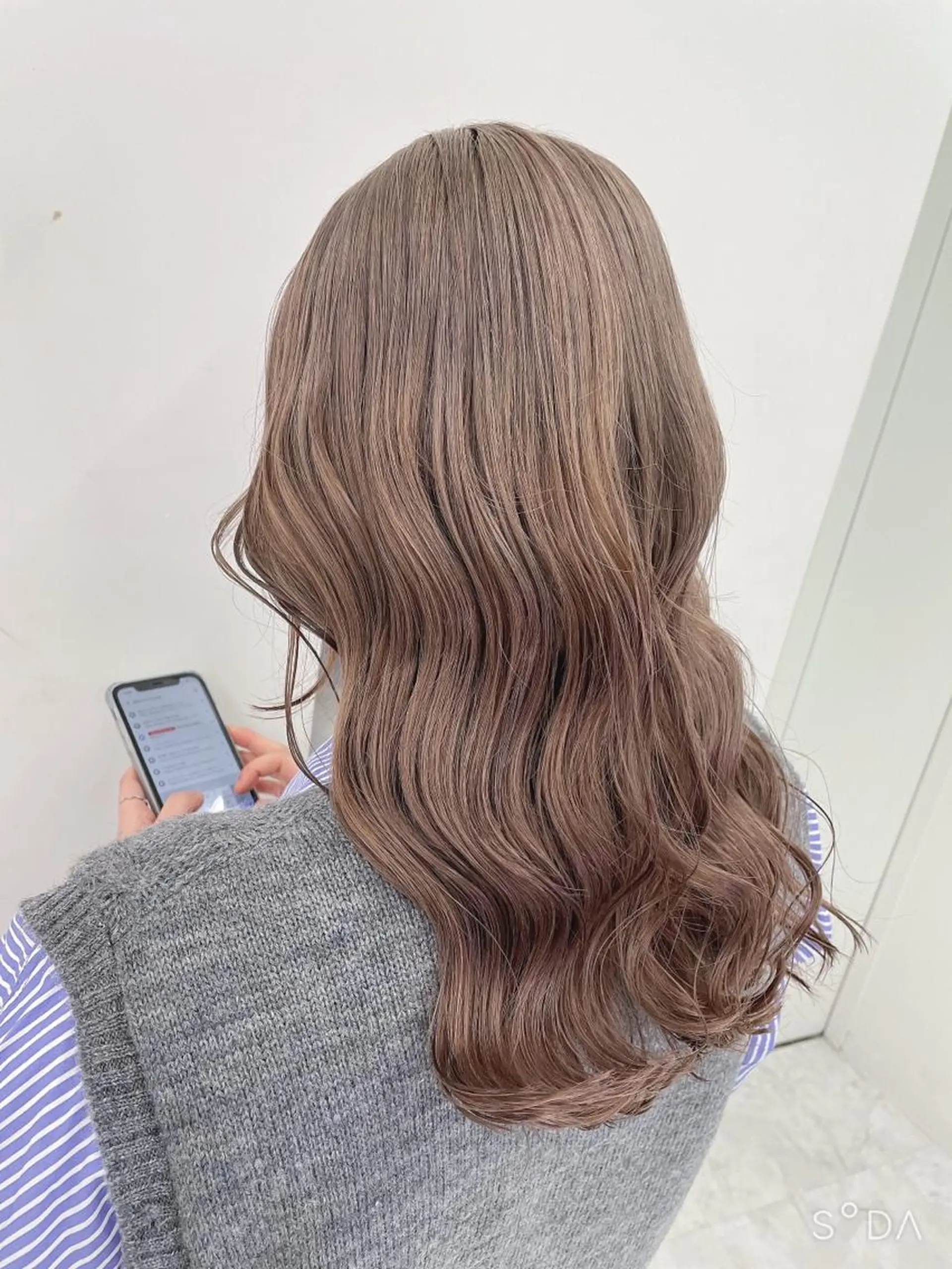 セミロング カラー ヘアアレンジ ネイル マツエク・マツパ ベージュグレージュ 💕しゅーじ💕のヘアスタイル