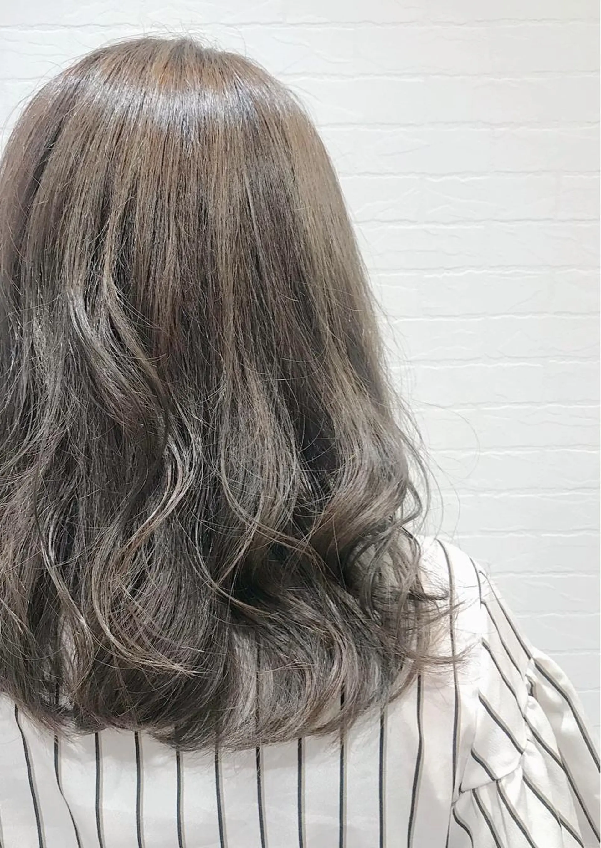 ミディアム カラー ブルーカラー GRANLUSSO 〜グランルッソ駅前店所属・木口 嘉美のヘアスタイル