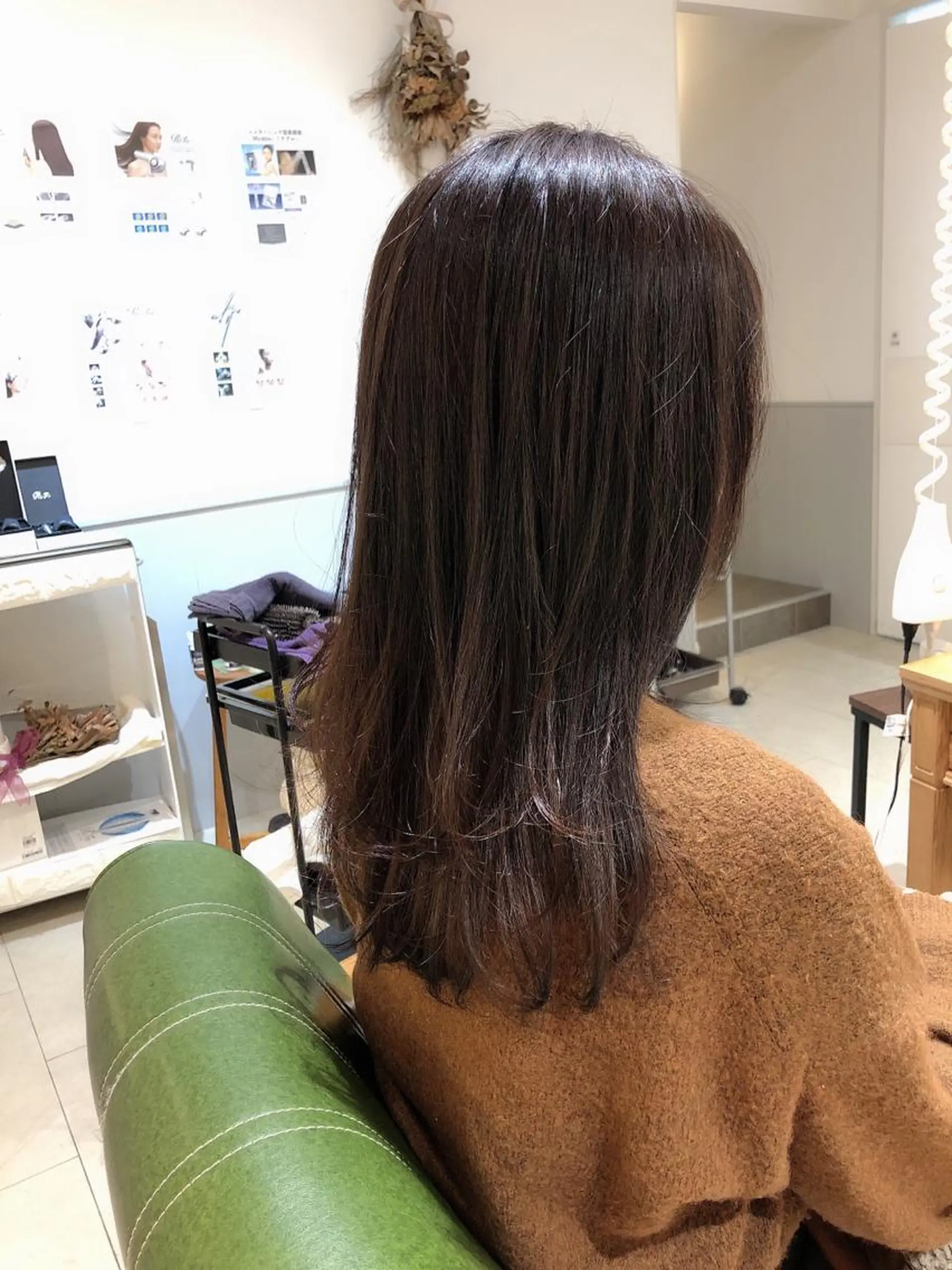 セミロング カラー eins.hair所属・過去一の柔髪ヘア 🌿einshairのヘアスタイル