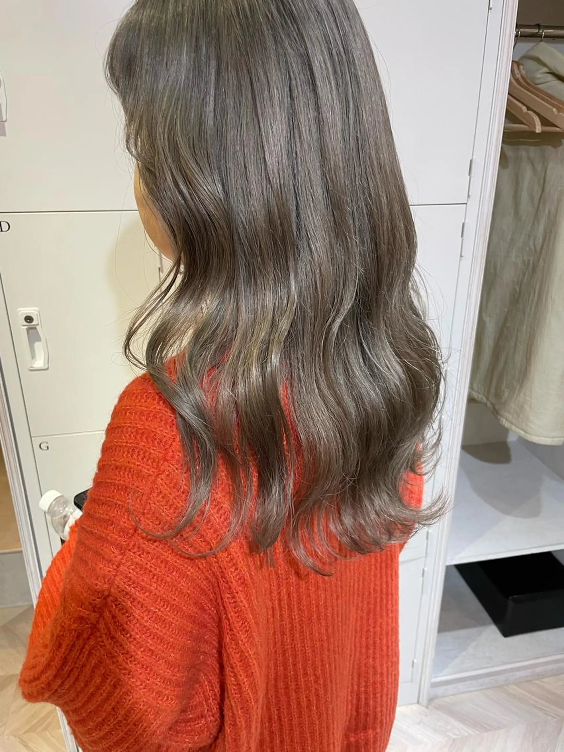 セミロング カラー akane .のヘアスタイル