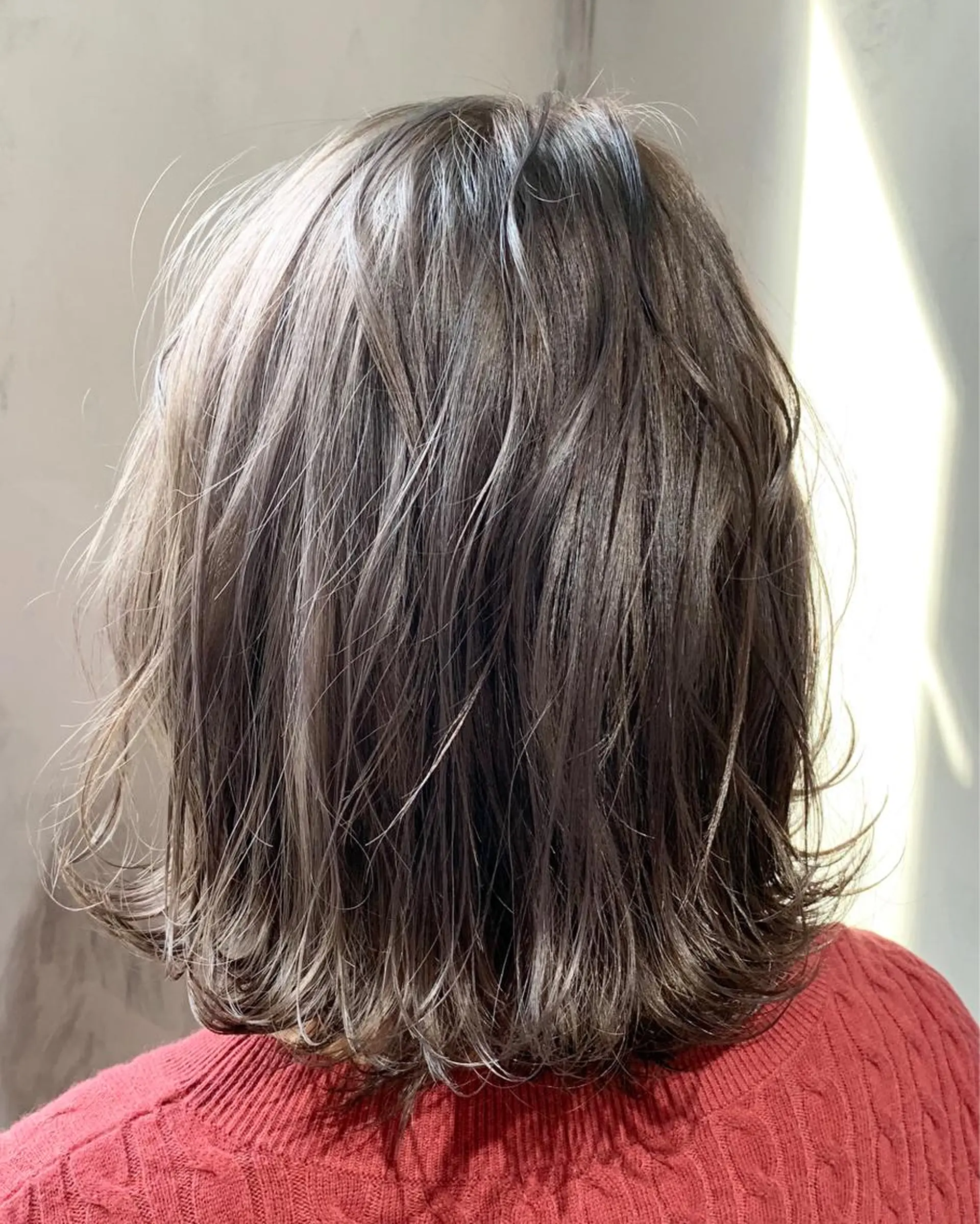 ショート カラー アッシュ アッシュグレー ヘアカラー トリートメント レイヤー/髪質改善/ ブリーチ/コタケのヘアスタイル