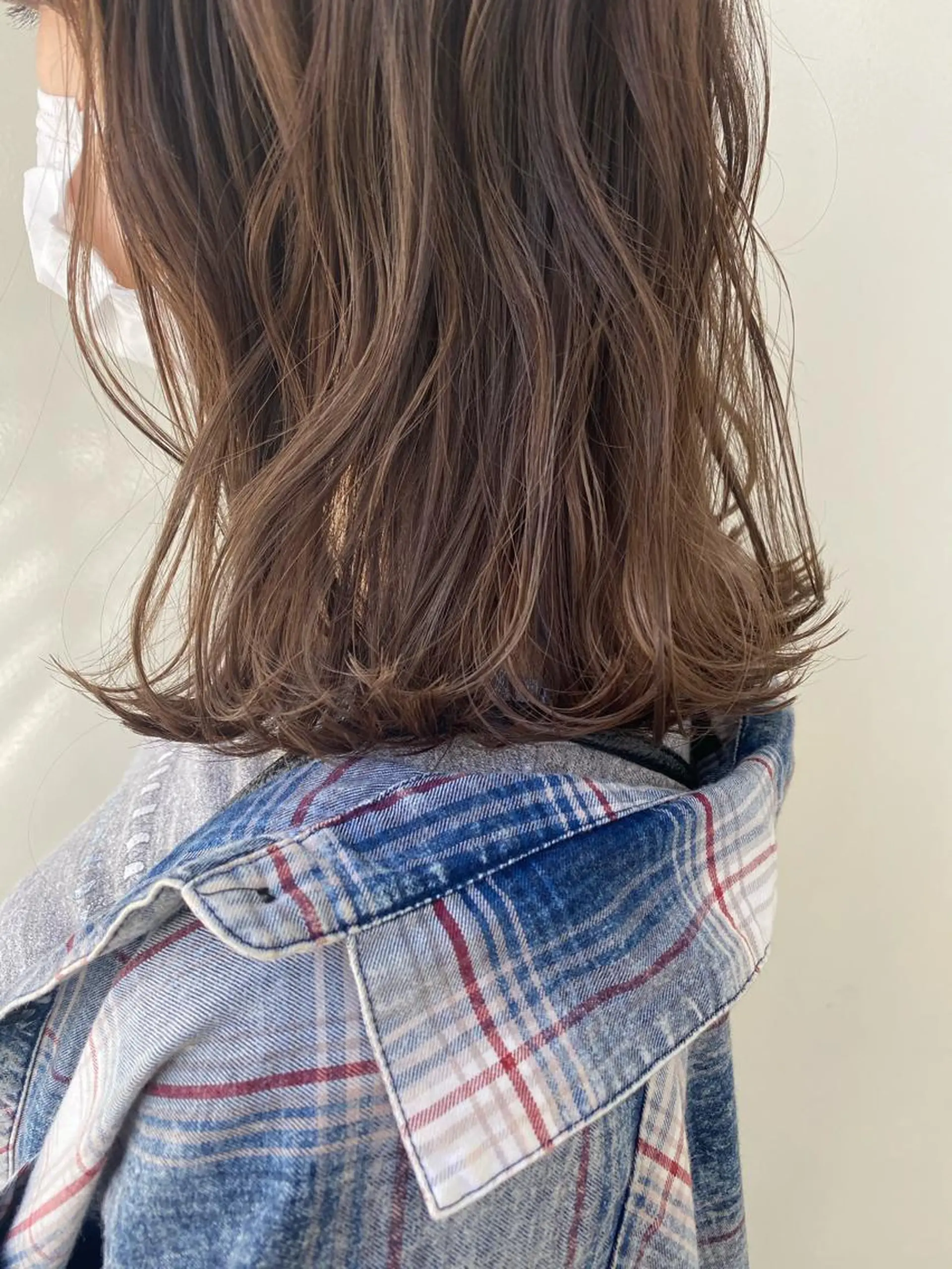 ミディアム カラー ANNA /艶髪/ハイトーンのヘアスタイル