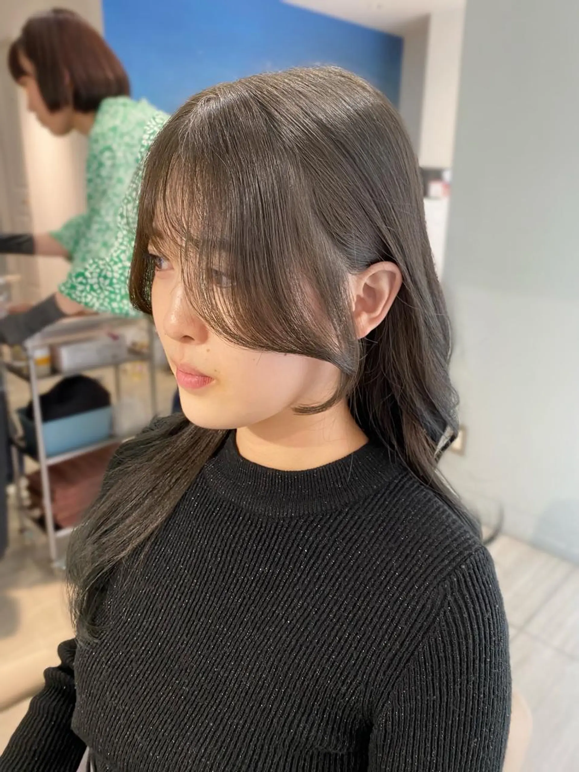 ロング カラー アッシュ ベージュカラー 黒髪 ブリーチ ブルーカラー カット ヘアカラー トリートメント 韓国風レイヤーカット 💎髪質改善"yuiのヘアスタイル