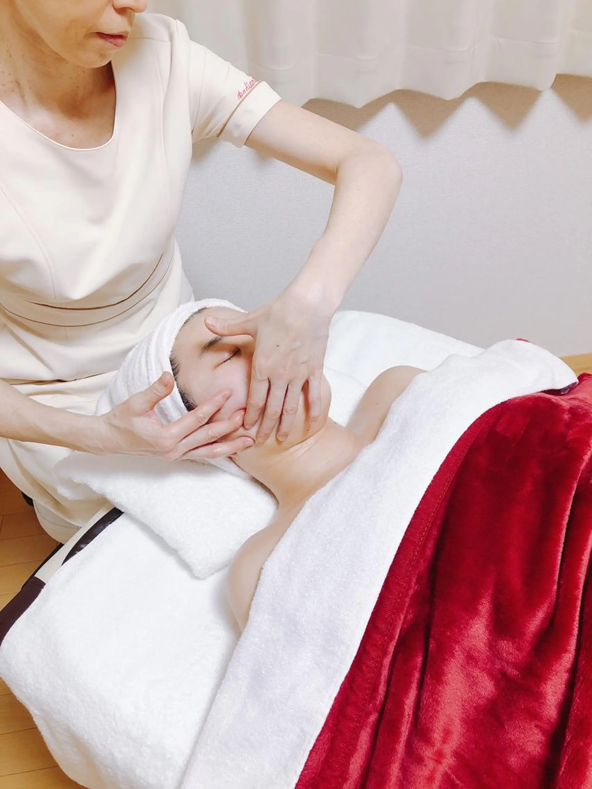 小顔・デトックスリンパ専門サロンRadiant Muse (ラディアントミューズ)所属・小顔・たるみ改善 ラディアントミューズのエステ・リラクイメージ