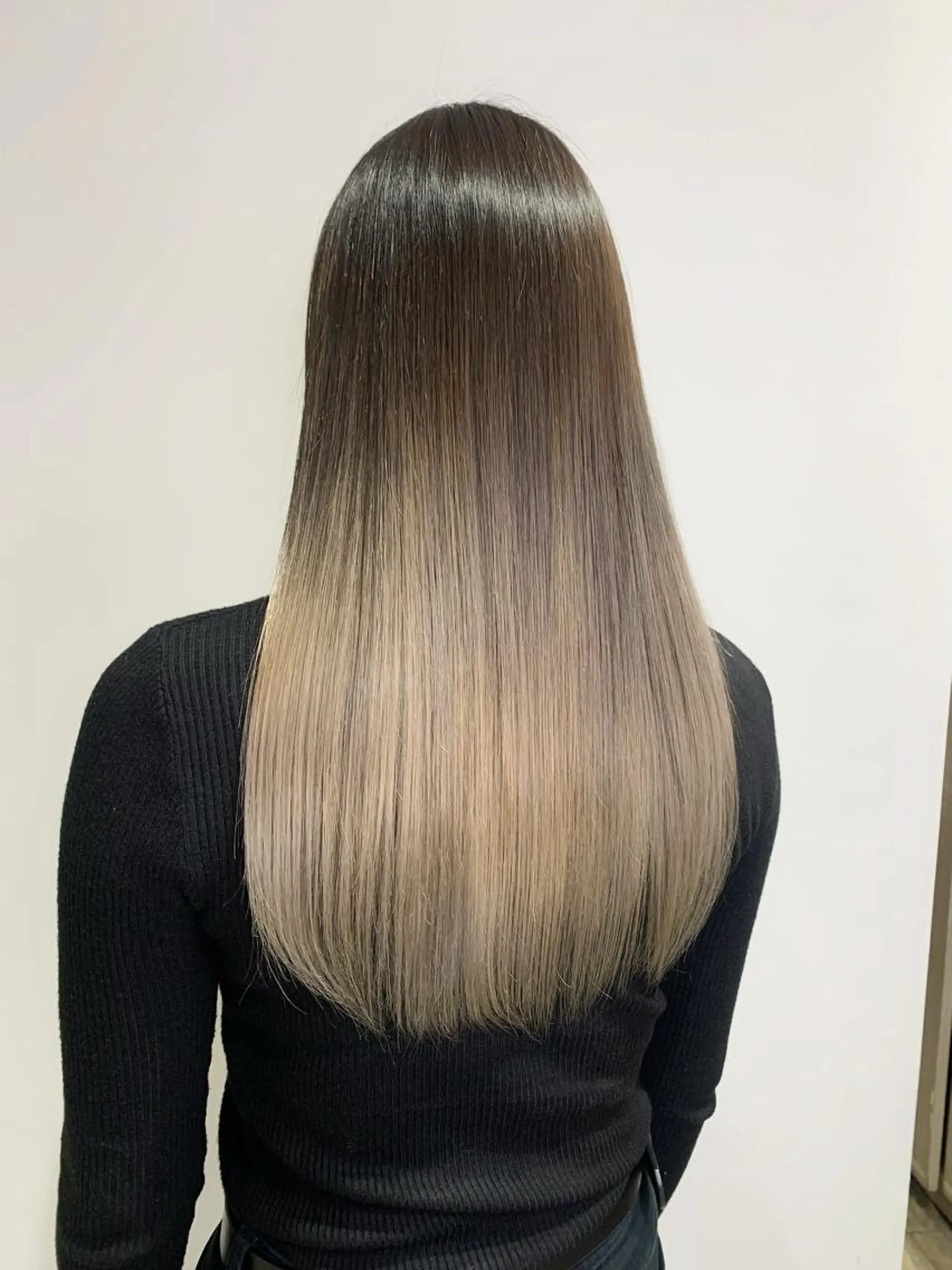 ロング カラー 近藤千翔🩵 髪質改善Periodのエステ・リラクイメージ