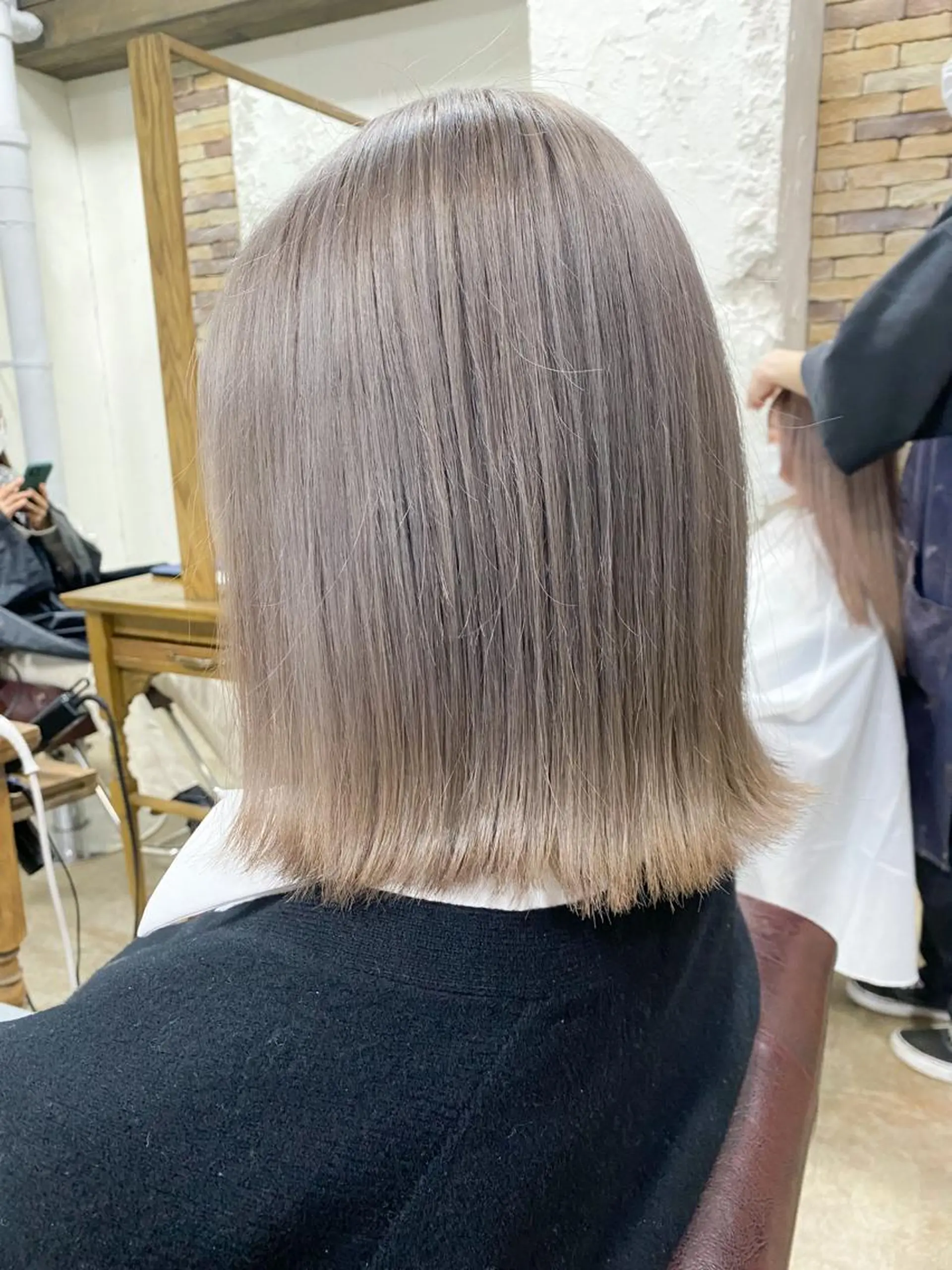 ミディアム カラー ベージュカラー ブリーチ ハイトーンカラー 卒業式のヘアスタイル ミニモお気に入り数 No.1宍戸雄弥のヘアスタイル