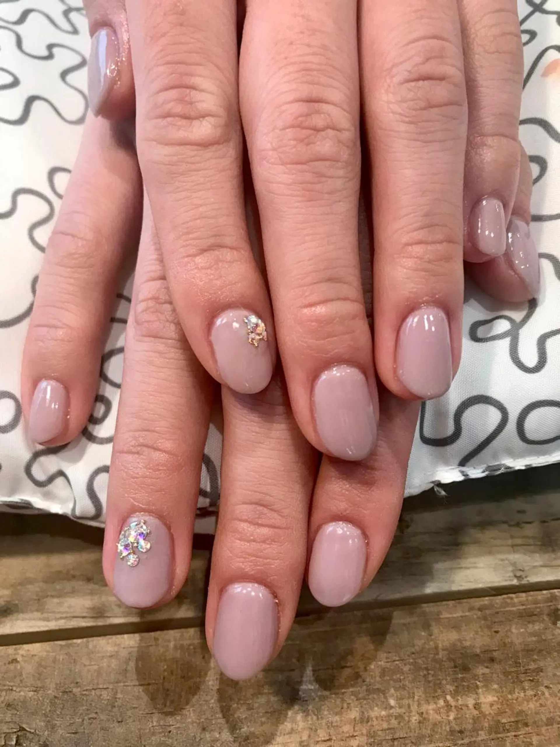 ネイル ストーンネイル ハンドネイル 佐藤  悠子のネイルデザイン