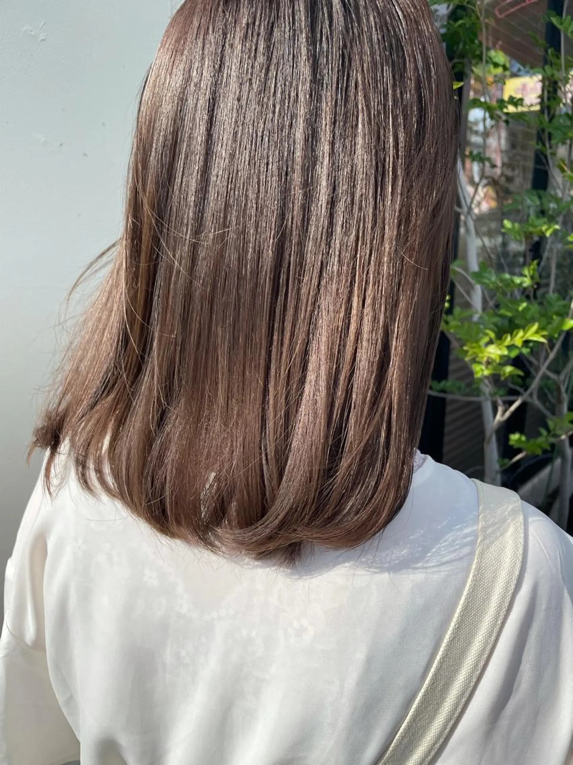 セミロング カラー ヘアカラー トリートメント 青木 紗耶のヘアスタイル