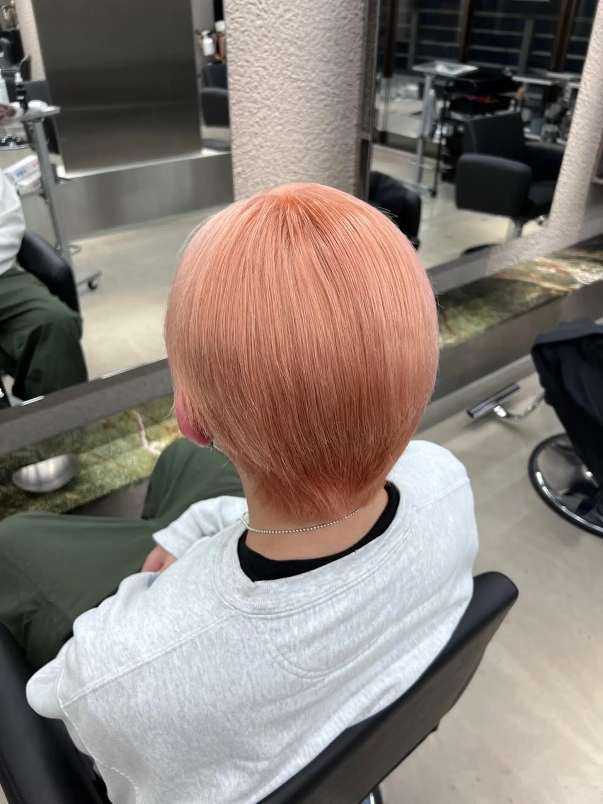 ショート カラー 紬/enne/ブリー チ/ハイトーンのヘアスタイル