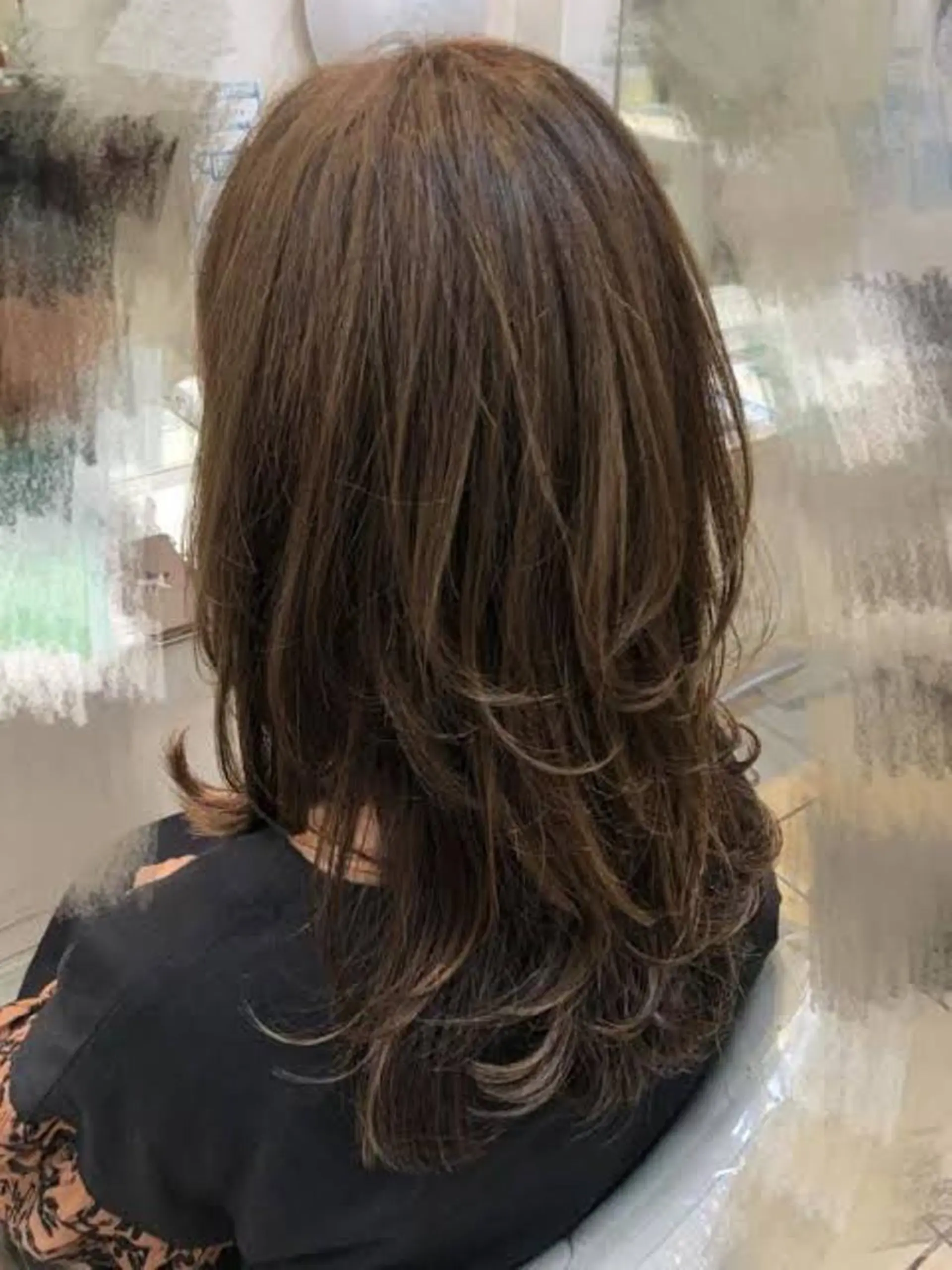 ロング ハイレイヤー レイヤーカット EARTH勝田台 吉永嵐のヘアスタイル