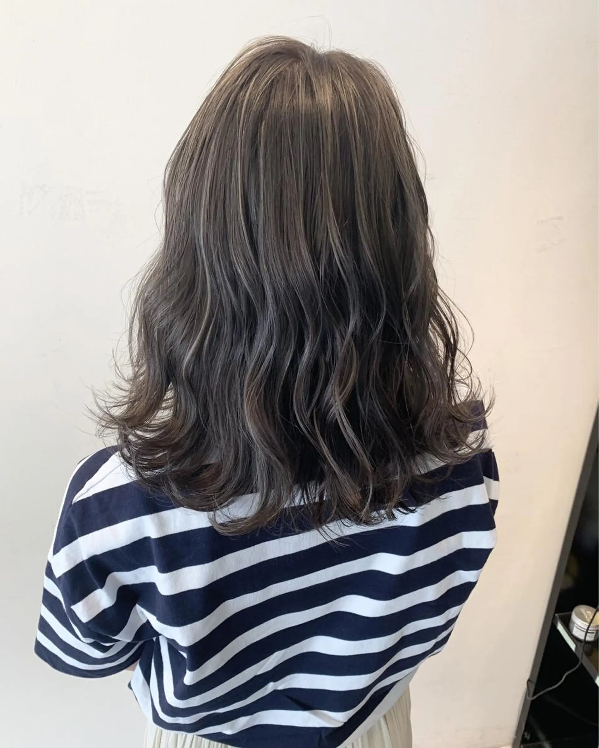 カラー アッシュ ダークアッシュ ハイライトカラー Lee 甲子園のヘアスタイル