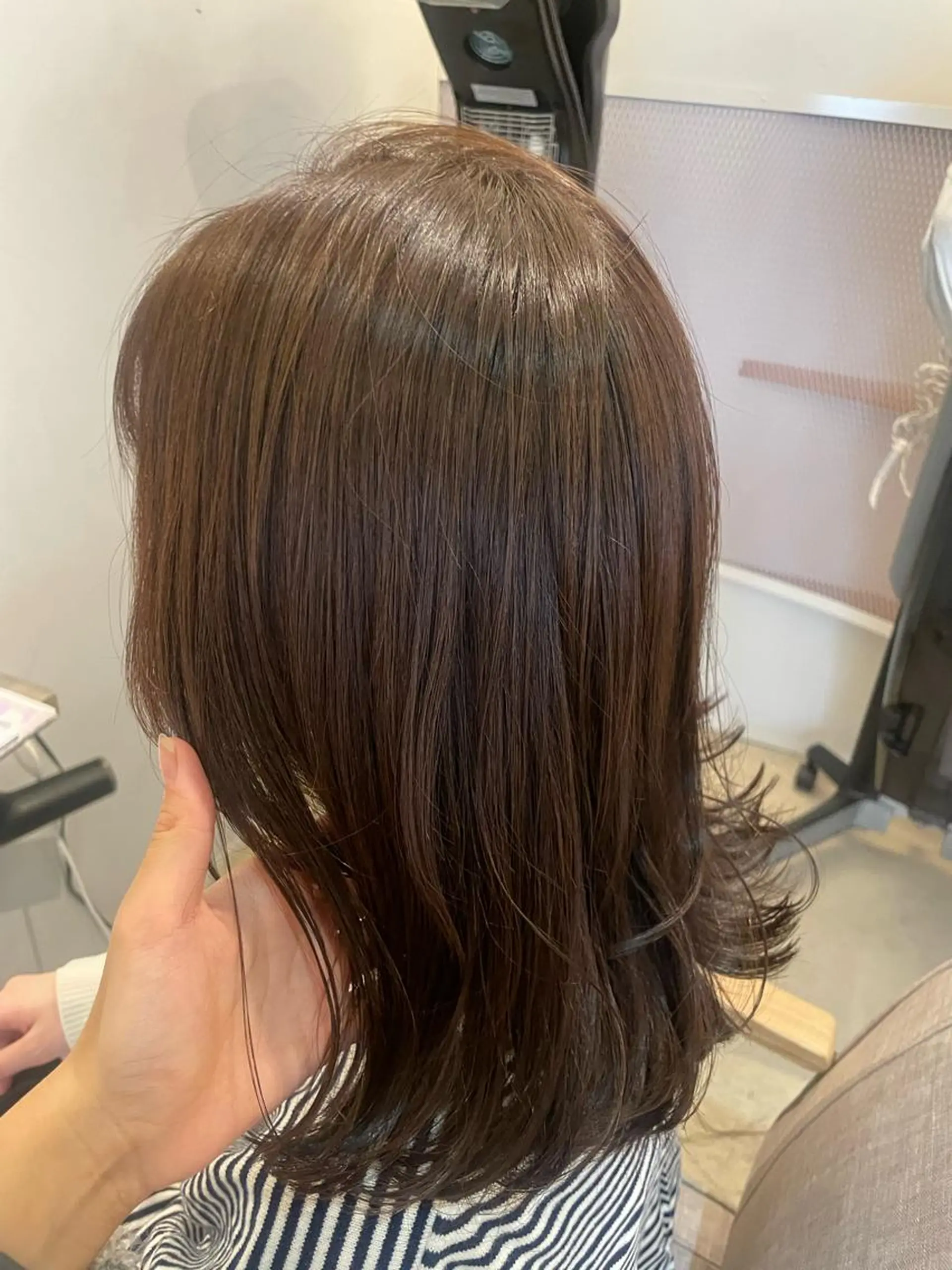 ミディアム 廣岡 采音のヘアスタイル