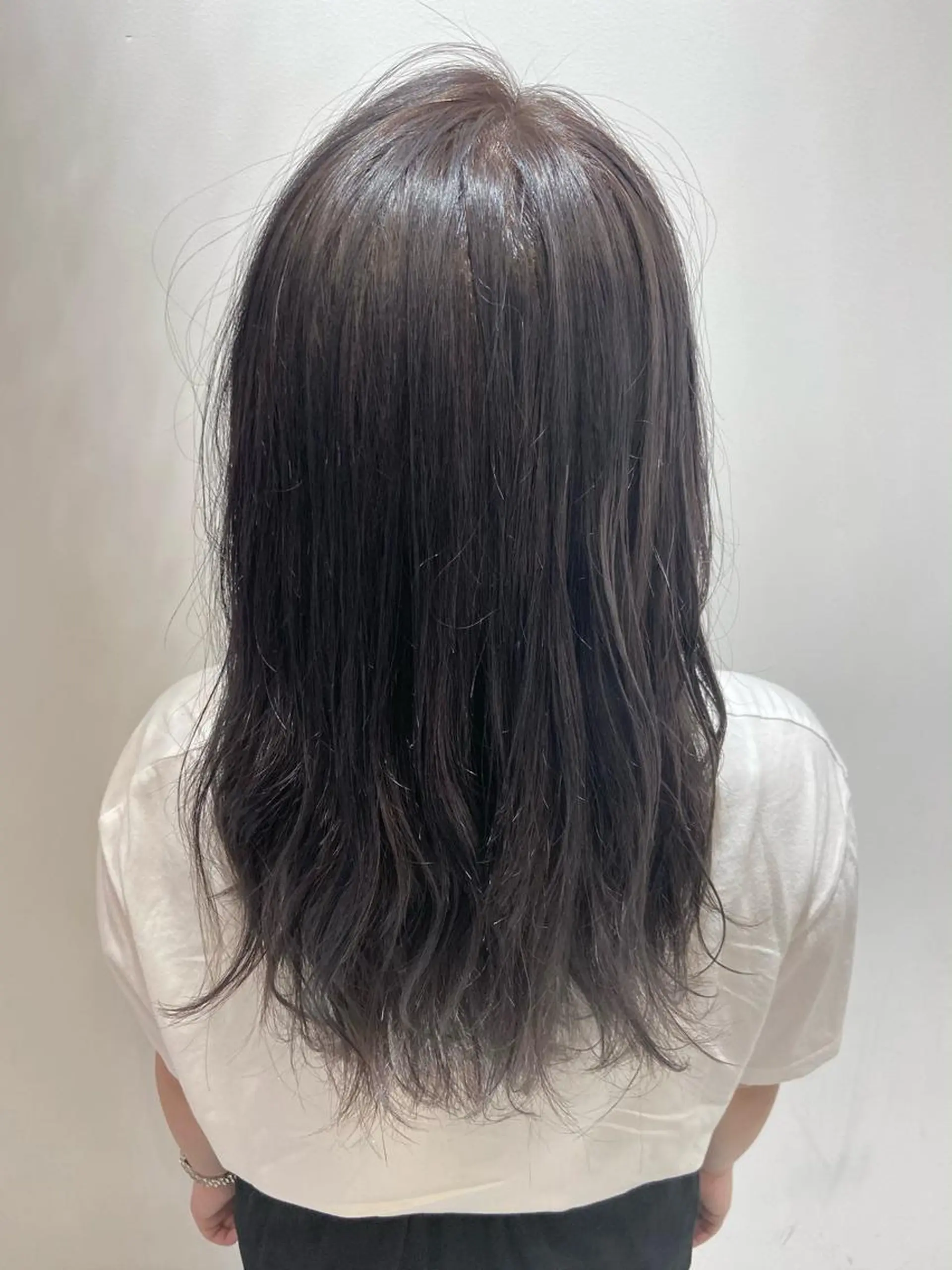 ミディアム カラー ヘアカラー 🐺ウルフ/レイヤー 似合わせ‎🤍沙羅のヘアスタイル