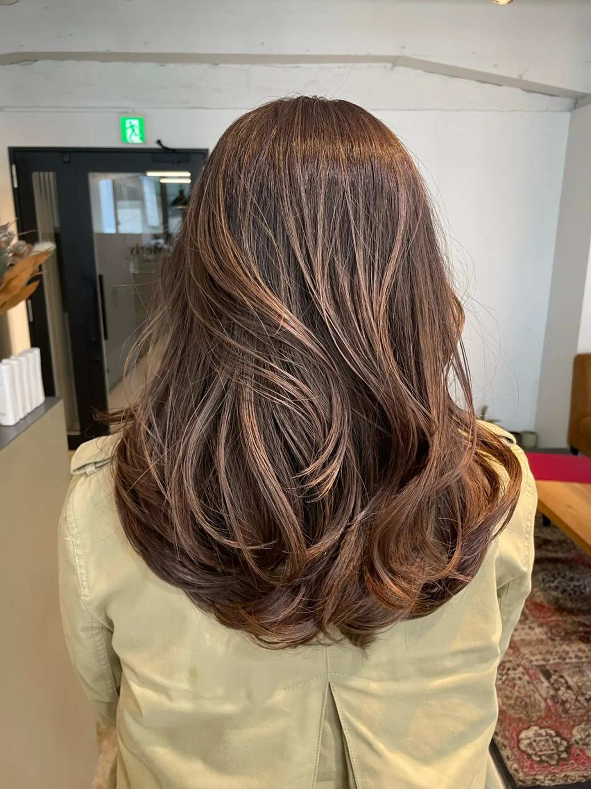 セミロング 心斎橋/海外レイヤー 募集中三好玲奈のヘアスタイル