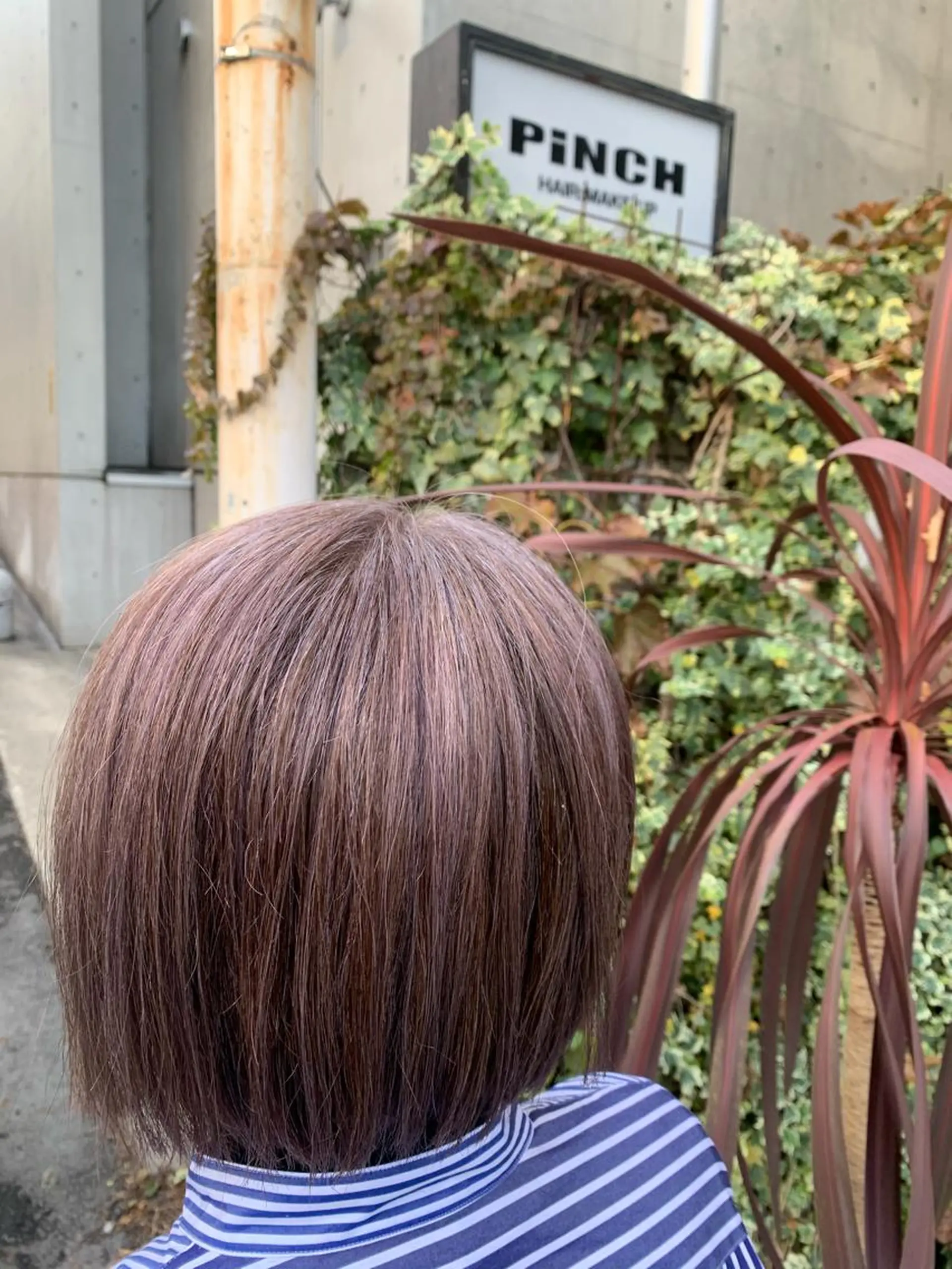 ショート カラー DOG MANIA PiNCH所属・大人女性スタイル マルイチのヘアスタイル