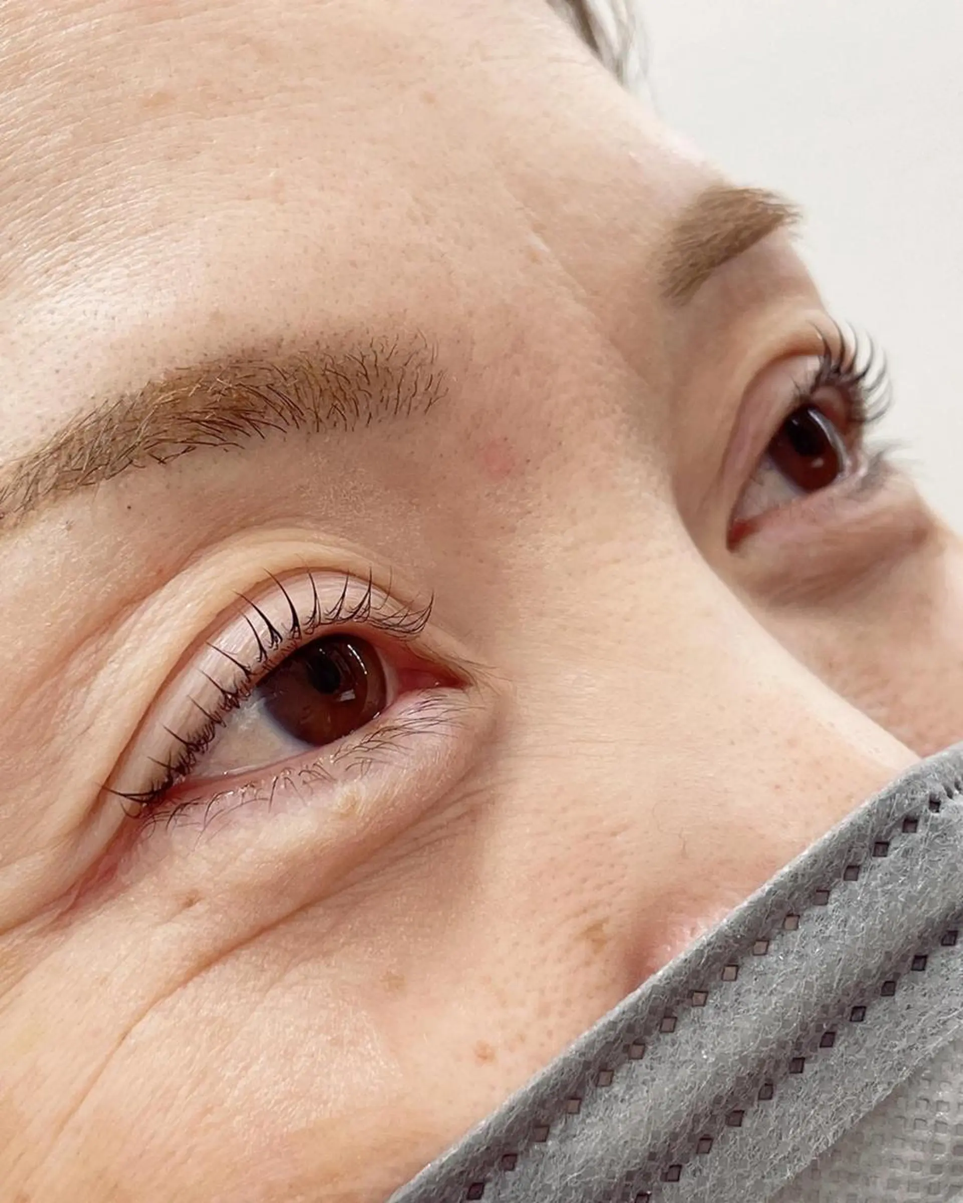 ネイル マツエク・マツパ まつげパーマ ボリュームラッシュ ジェルネイル ニュアンスネイル パラジェル 髙橋 敦子のネイルデザイン