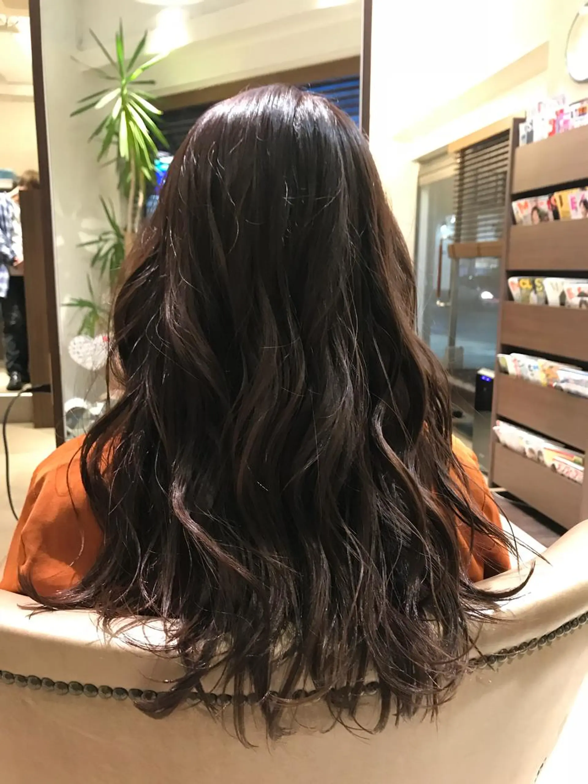 ロング カラー バイオレットカラー newi saLyu 片岡ふきのヘアスタイル