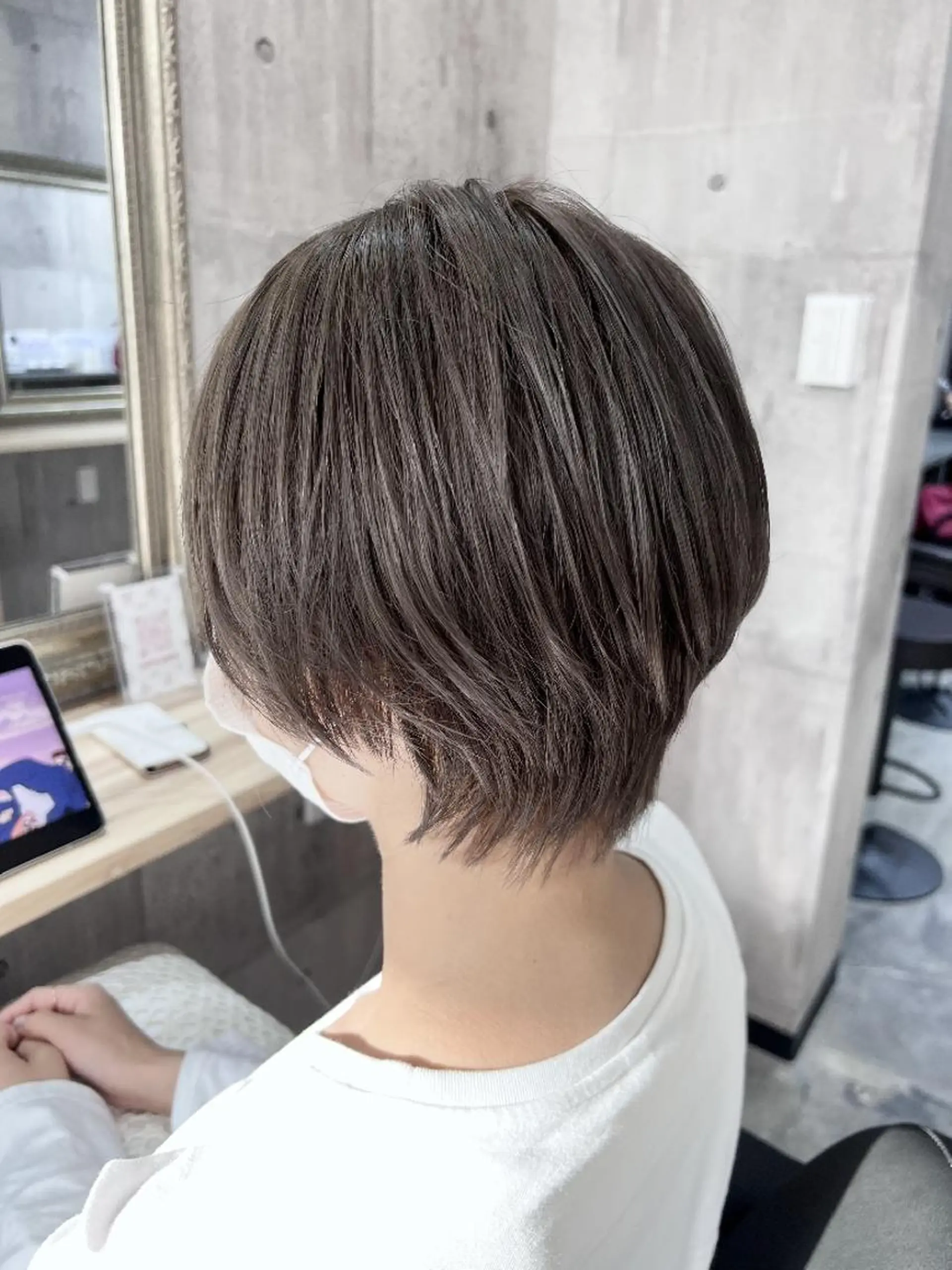 ショート ハイライト レイヤーカット ショートヘア サニーサイド大名 ダブルカラー髪質改善のヘアスタイル