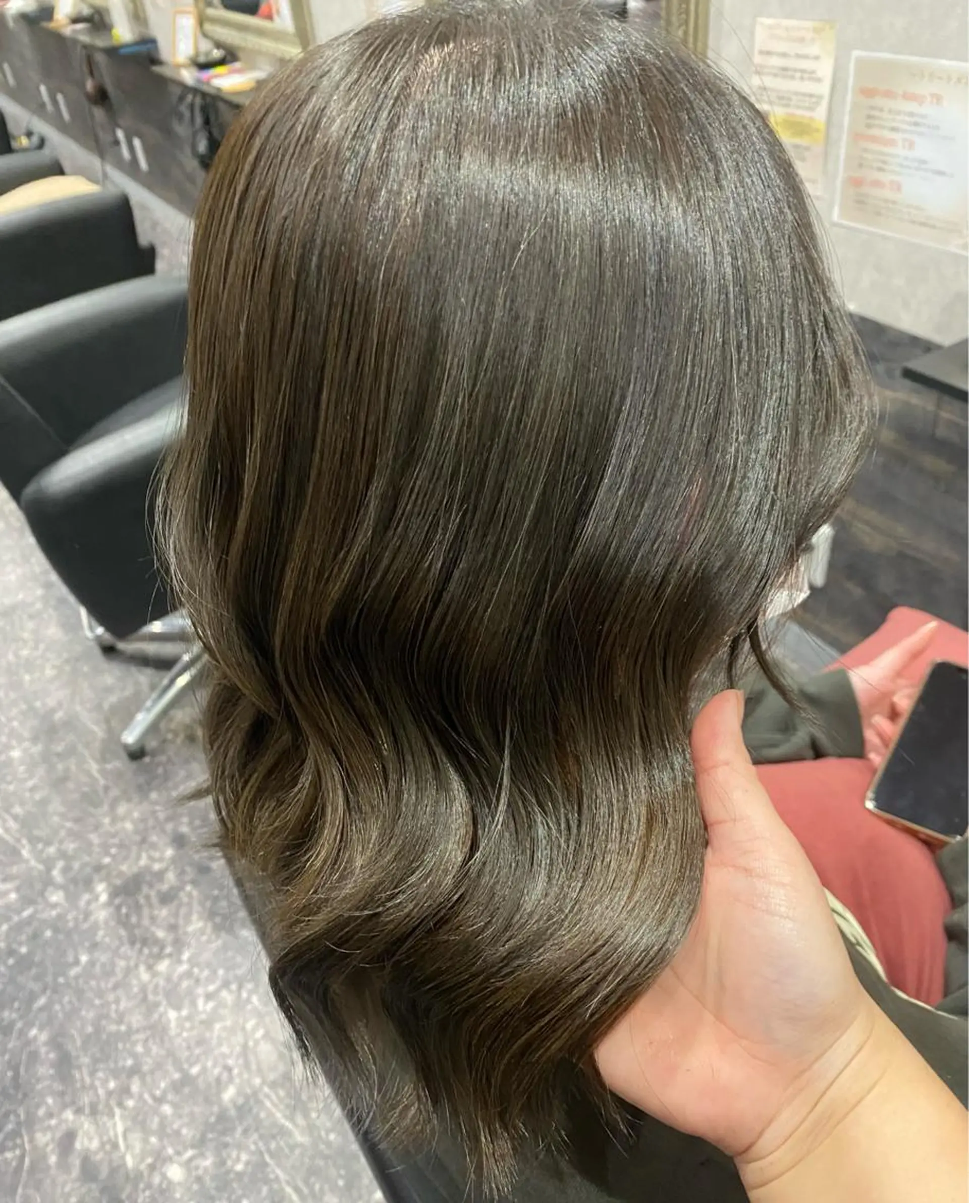 カラー オリーブカラー N-PLANTS KOTOHAのヘアスタイル