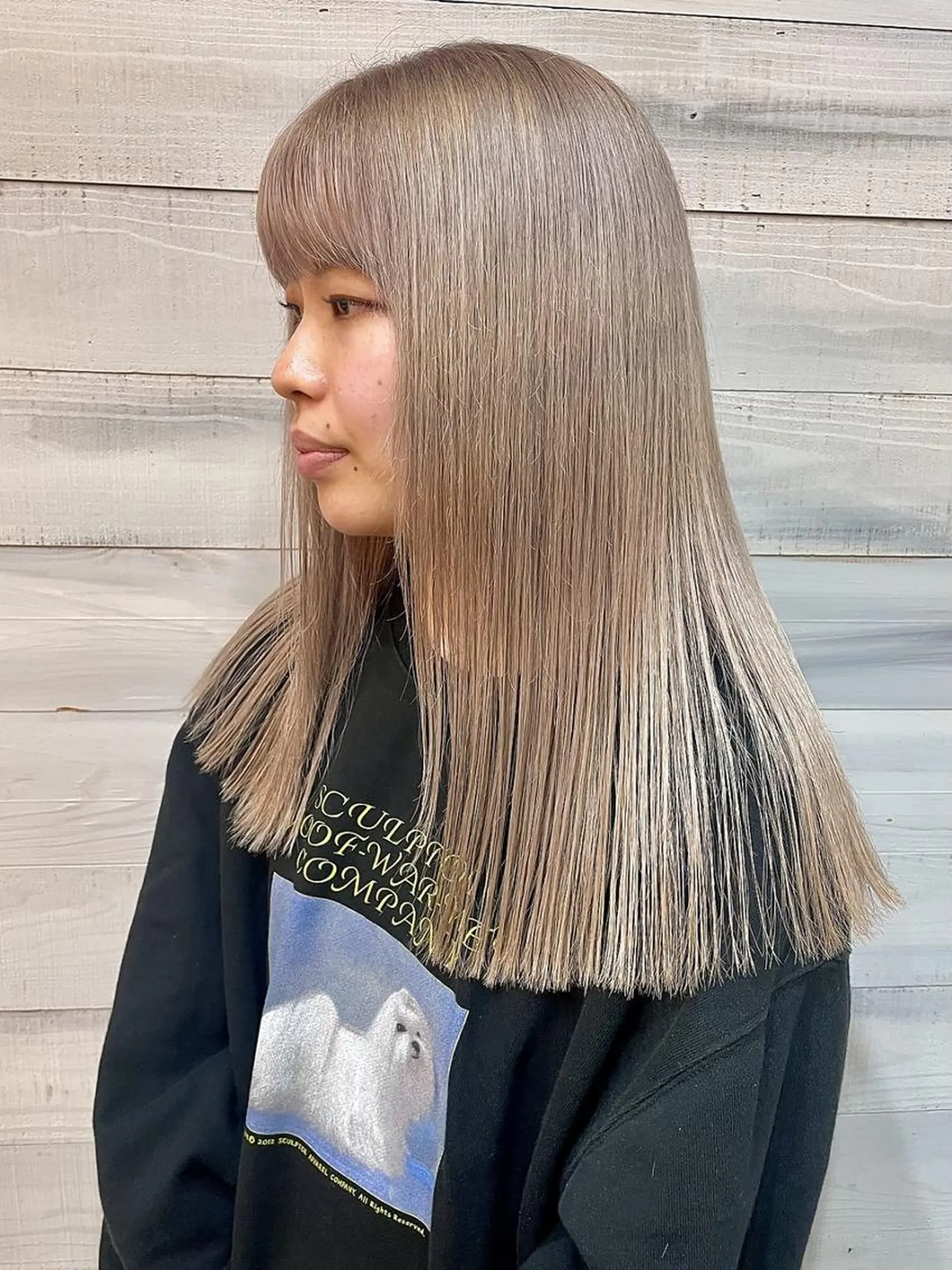 ロング ヘアカラー 村岡彩優/松本 /ブリーチ/艶カラーのヘアスタイル