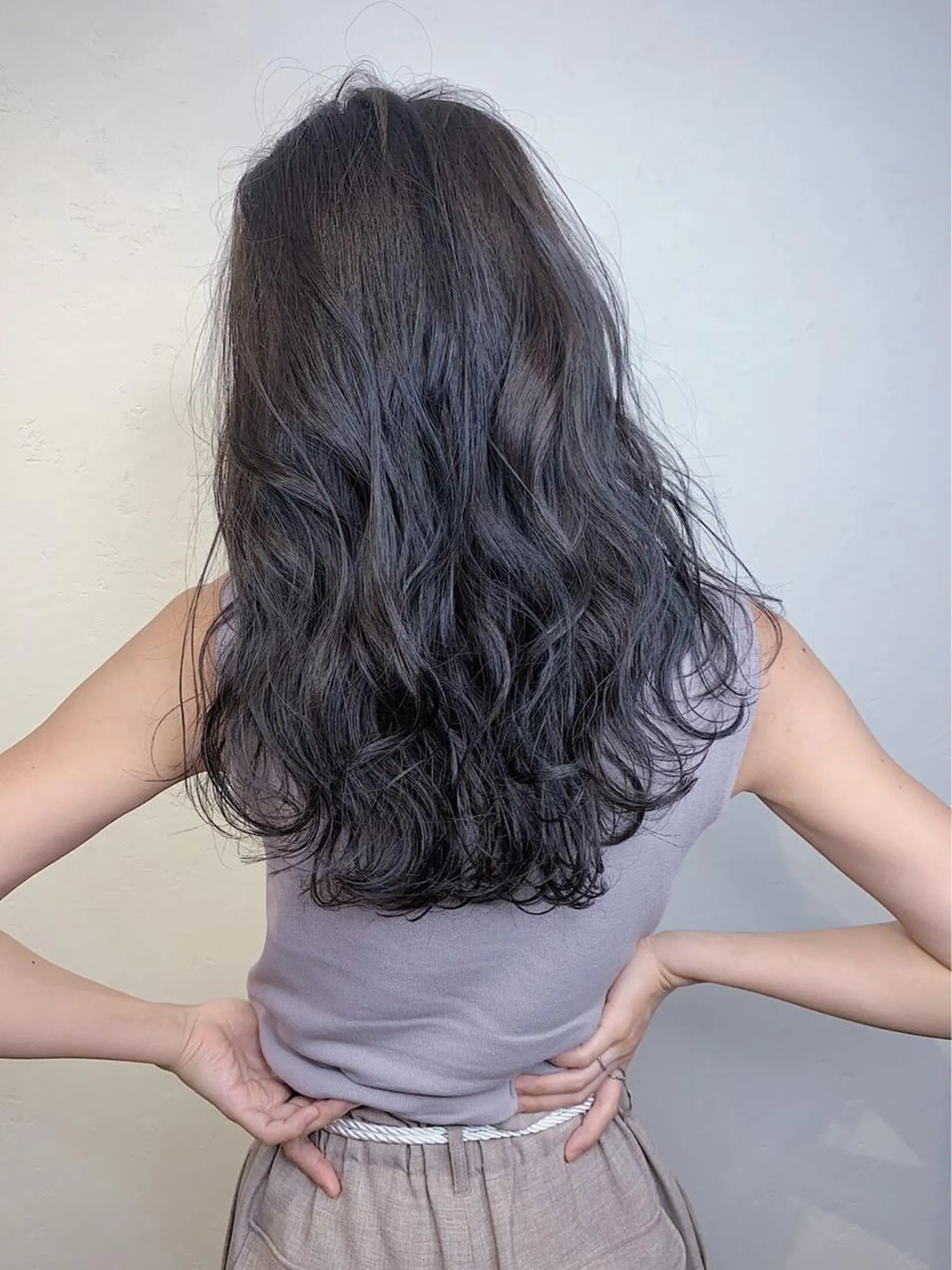 セミロング カラー _WHITE＋ 南海難波店のヘアスタイル