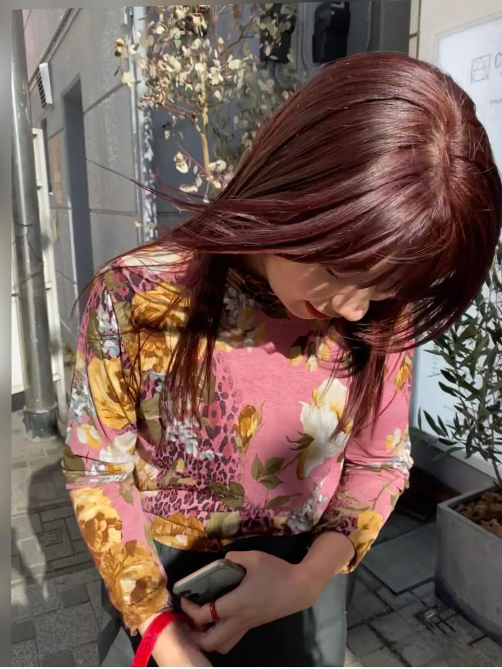 セミロング カラー パーマ ヘアアレンジ メンズ キッズ ネイル viewstokyo所属・mana 暖色カラーカットのヘアスタイル