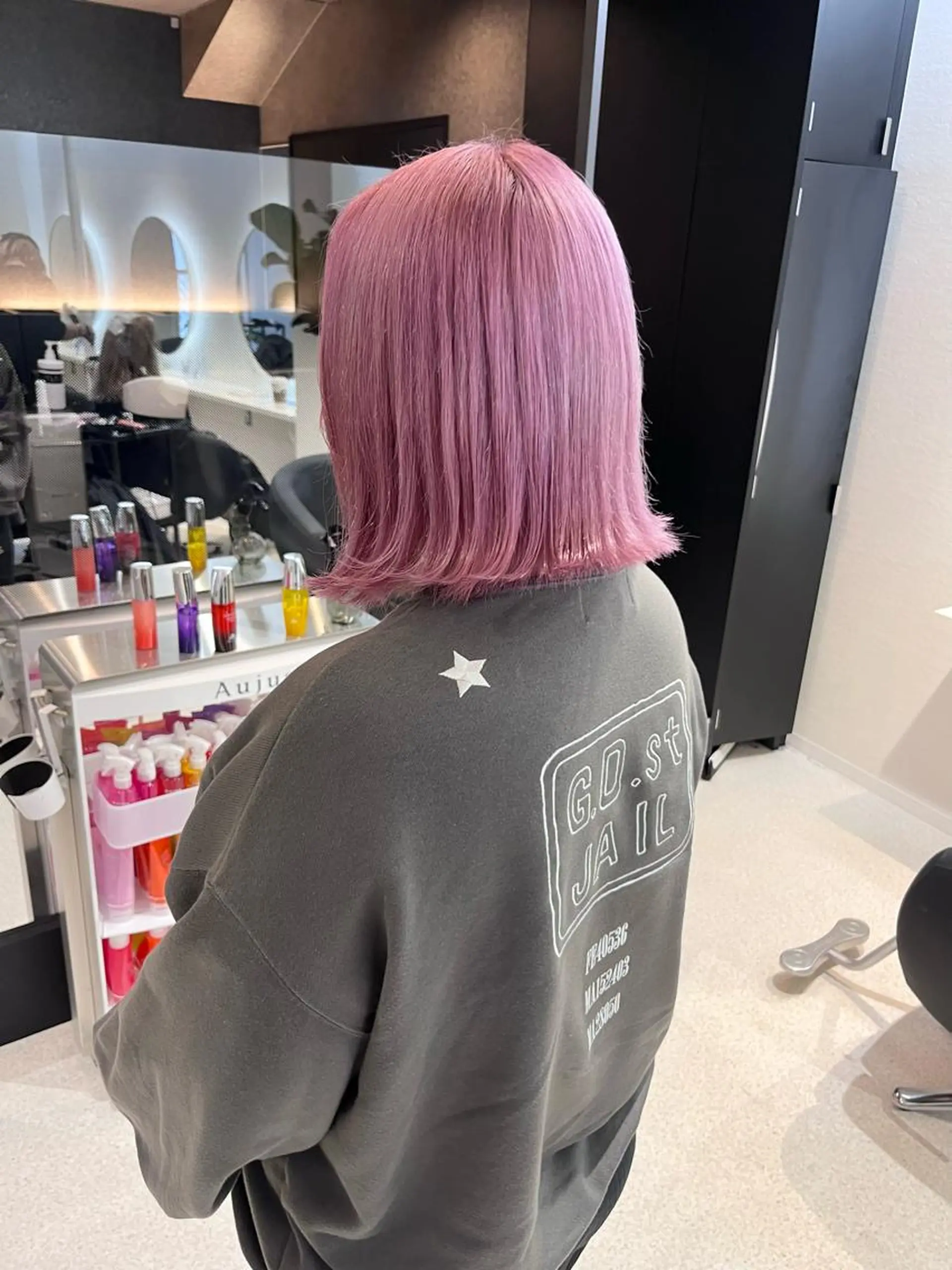 カラー ブリーチ ピンクカラー KANA🎀韓国 🇰🇷ハイライトのヘアスタイル