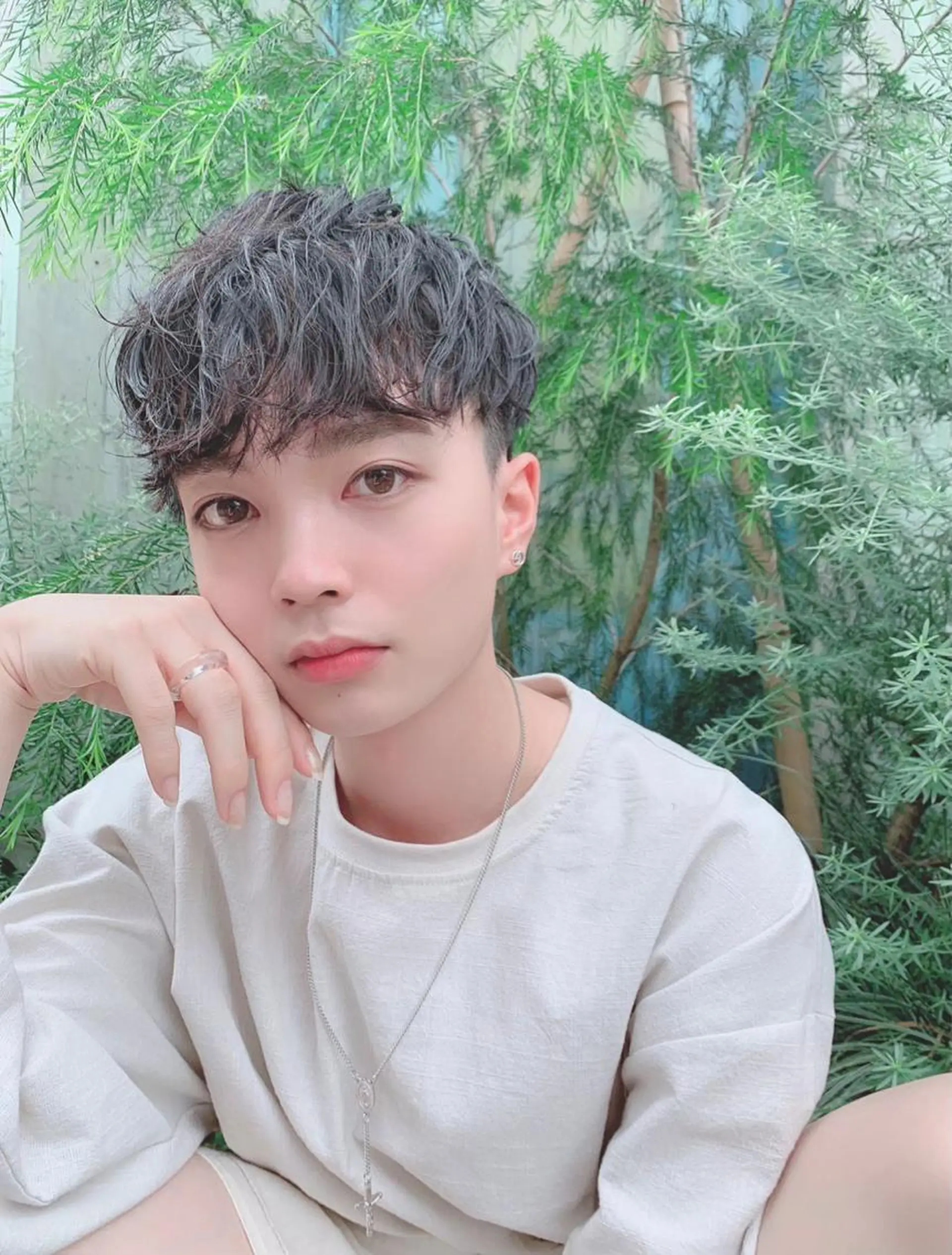 ショート パーマ ヘアアレンジ メンズ メンズバレイヤージュ メンズブリーチ メンズハイライト メンズハイトーン メンズインナーカラー カット 似合わせヘア💎 Ÿutóのヘアスタイル