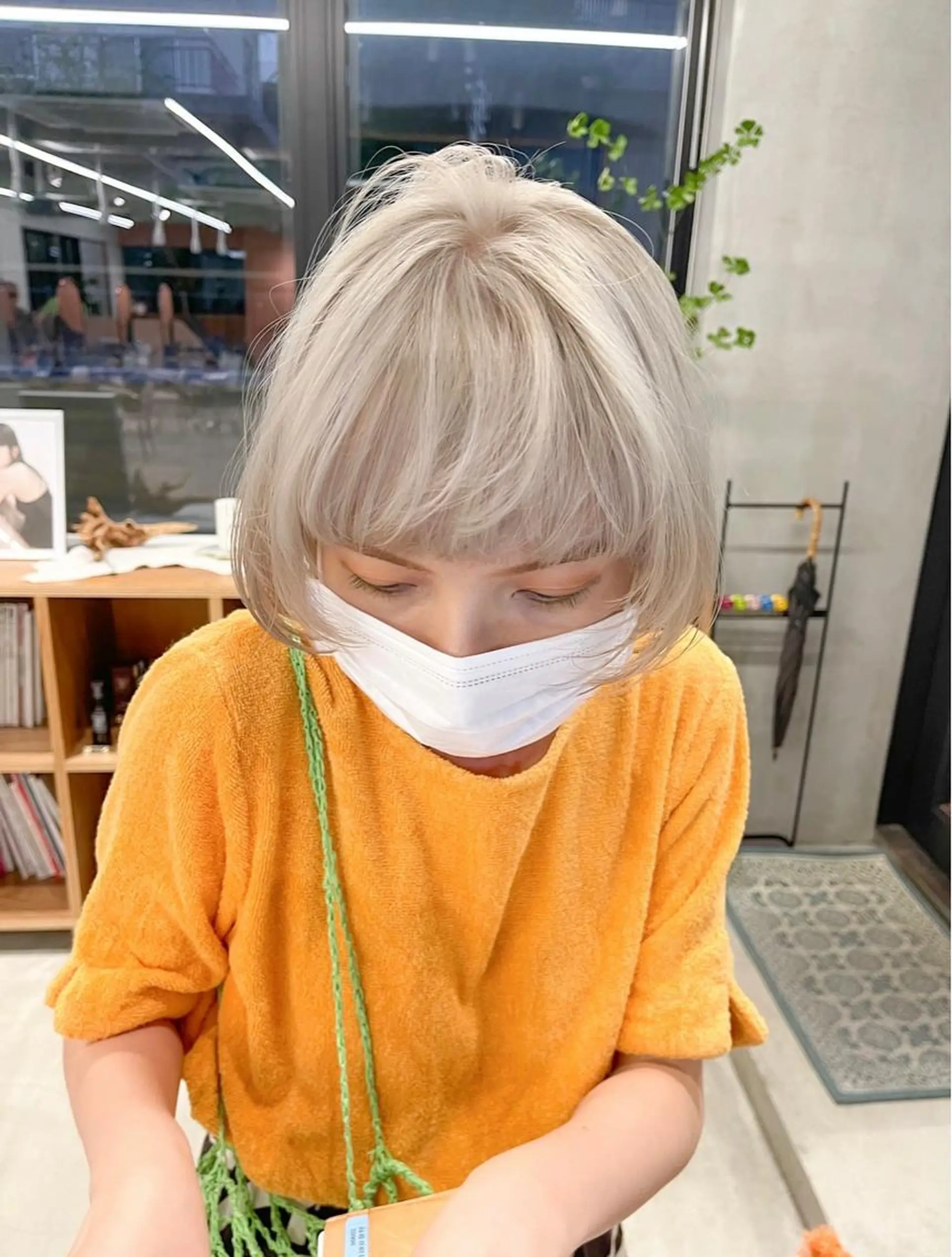 カラー ブリーチ 鶴井 美空のヘアスタイル