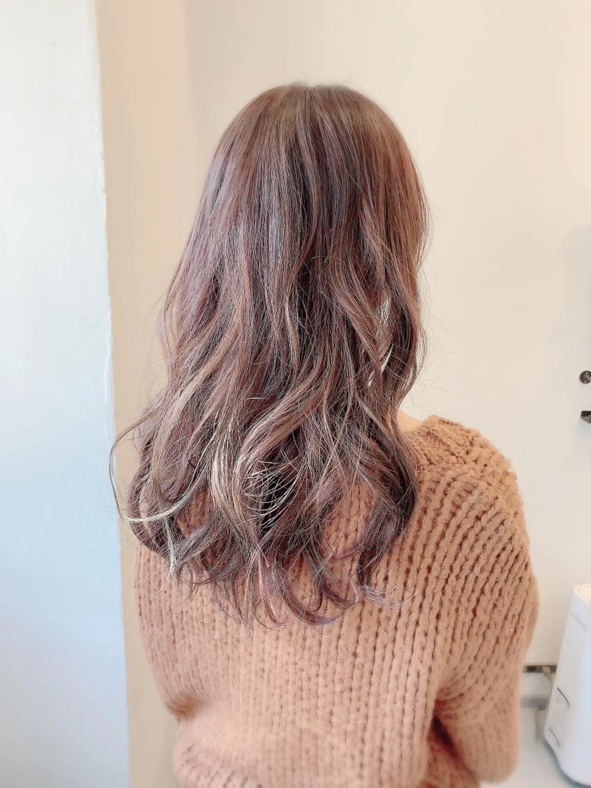 セミロング カラー ハイライトカラー ハイライト ヘアカラー トリートメント 🍀Moda by Grande🍀のヘアスタイル