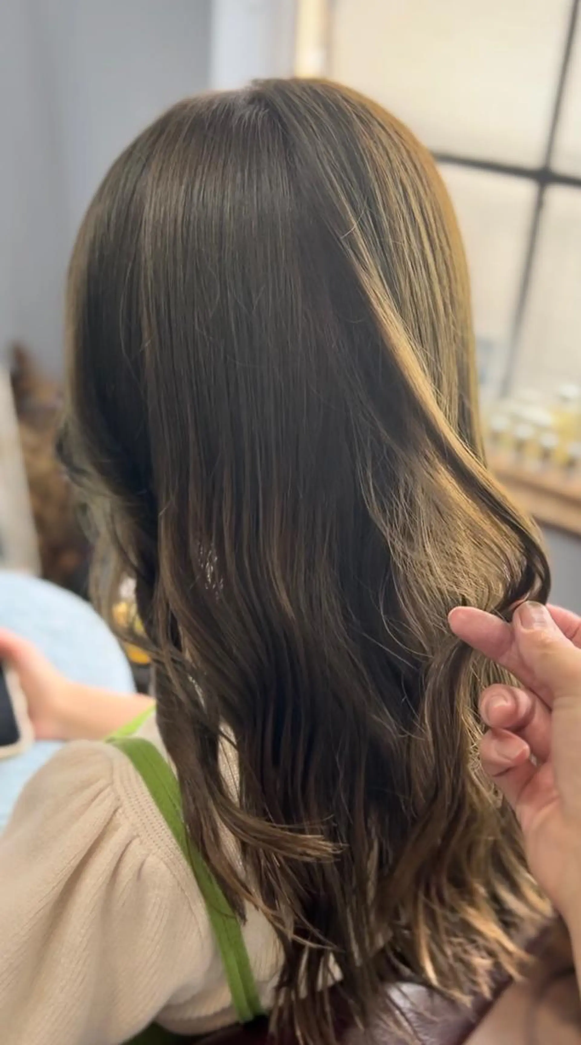 セミロング カラー 透明感カラー オリーブカラー 🌈美髪✂︎艶色🎨 頭皮改善🍀TAKUのヘアスタイル