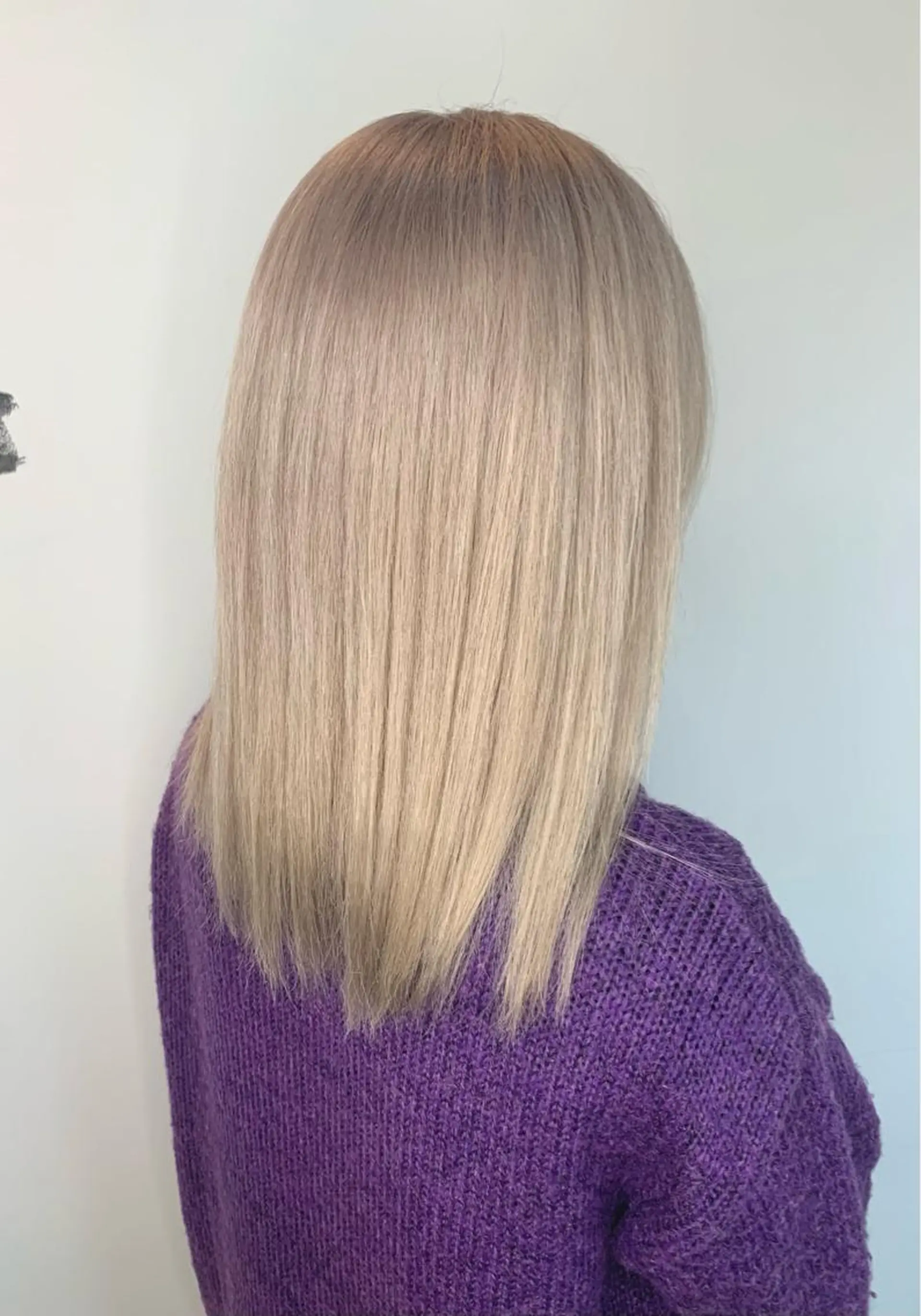 ミディアム 小笠原 菜緒のヘアスタイル