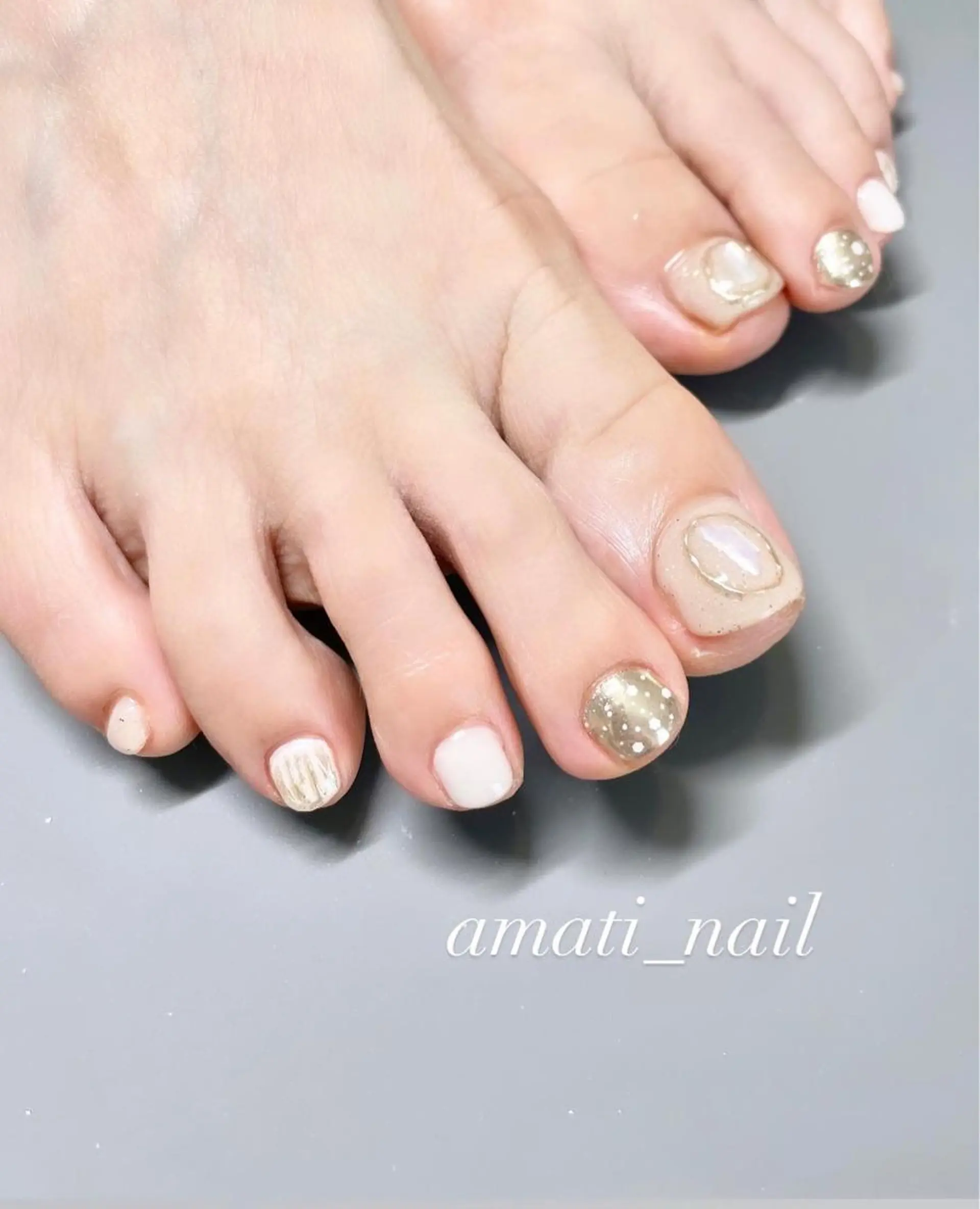 ネイル マグネットネイル ミラーネイル ニュアンスネイル ワンカラーネイル 春ネイル フットネイル amati_nail TAKAKOのネイルデザイン
