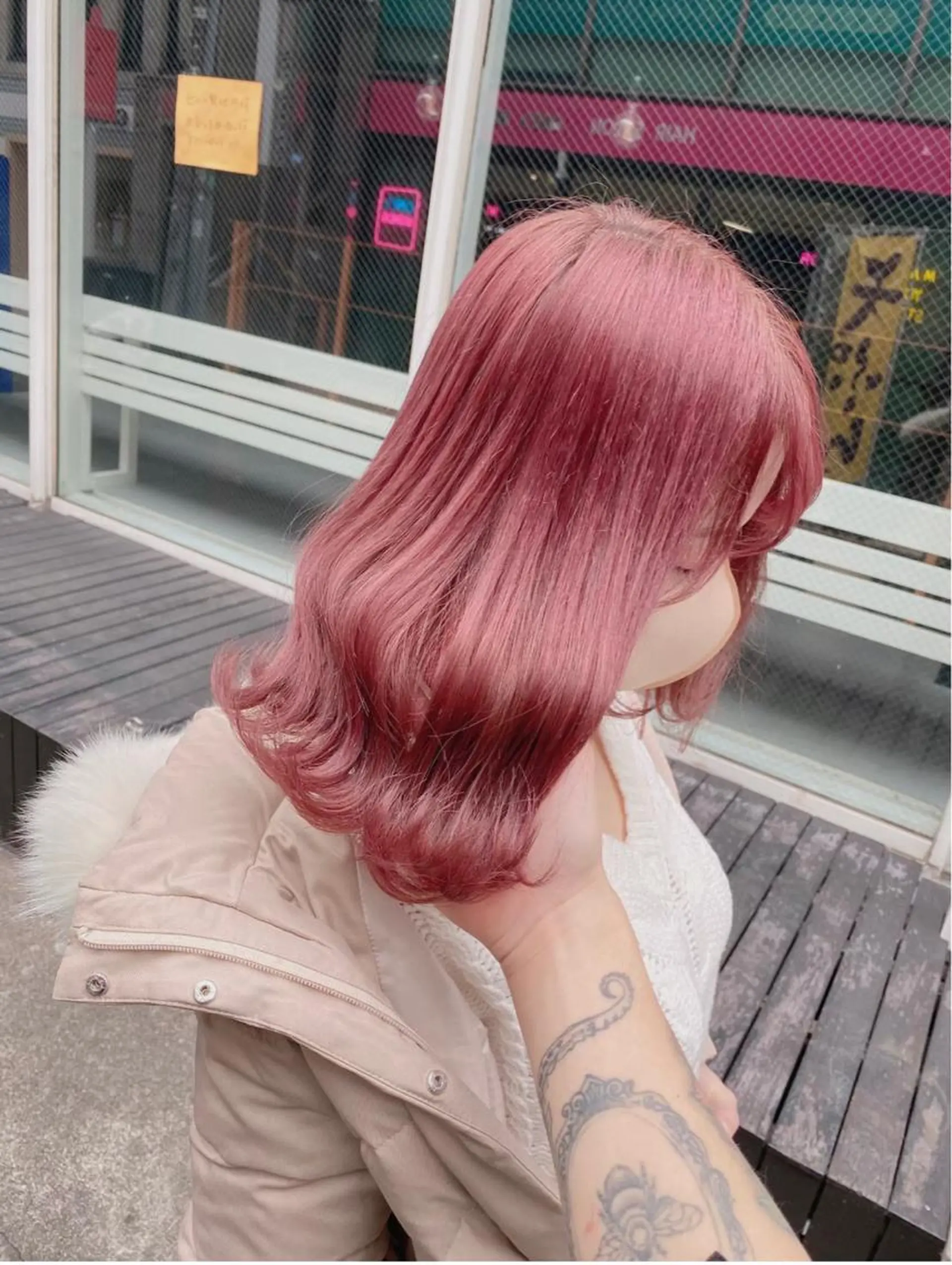 セミロング カラー ヘアアレンジ 🧸ミルクティー🧸 kousei🧸のヘアスタイル