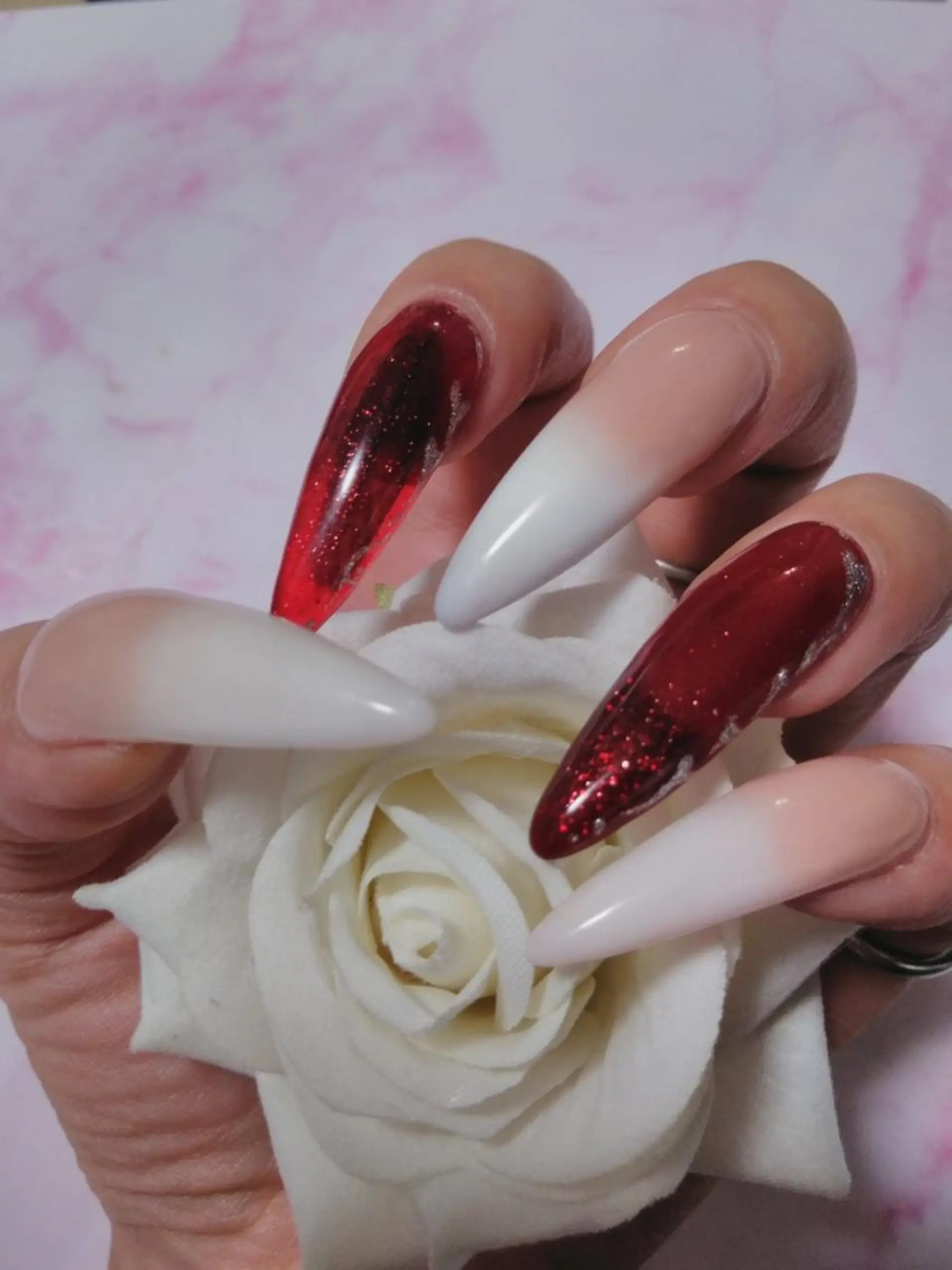 ネイル エステとネイル ローズコンフォートのネイルデザイン