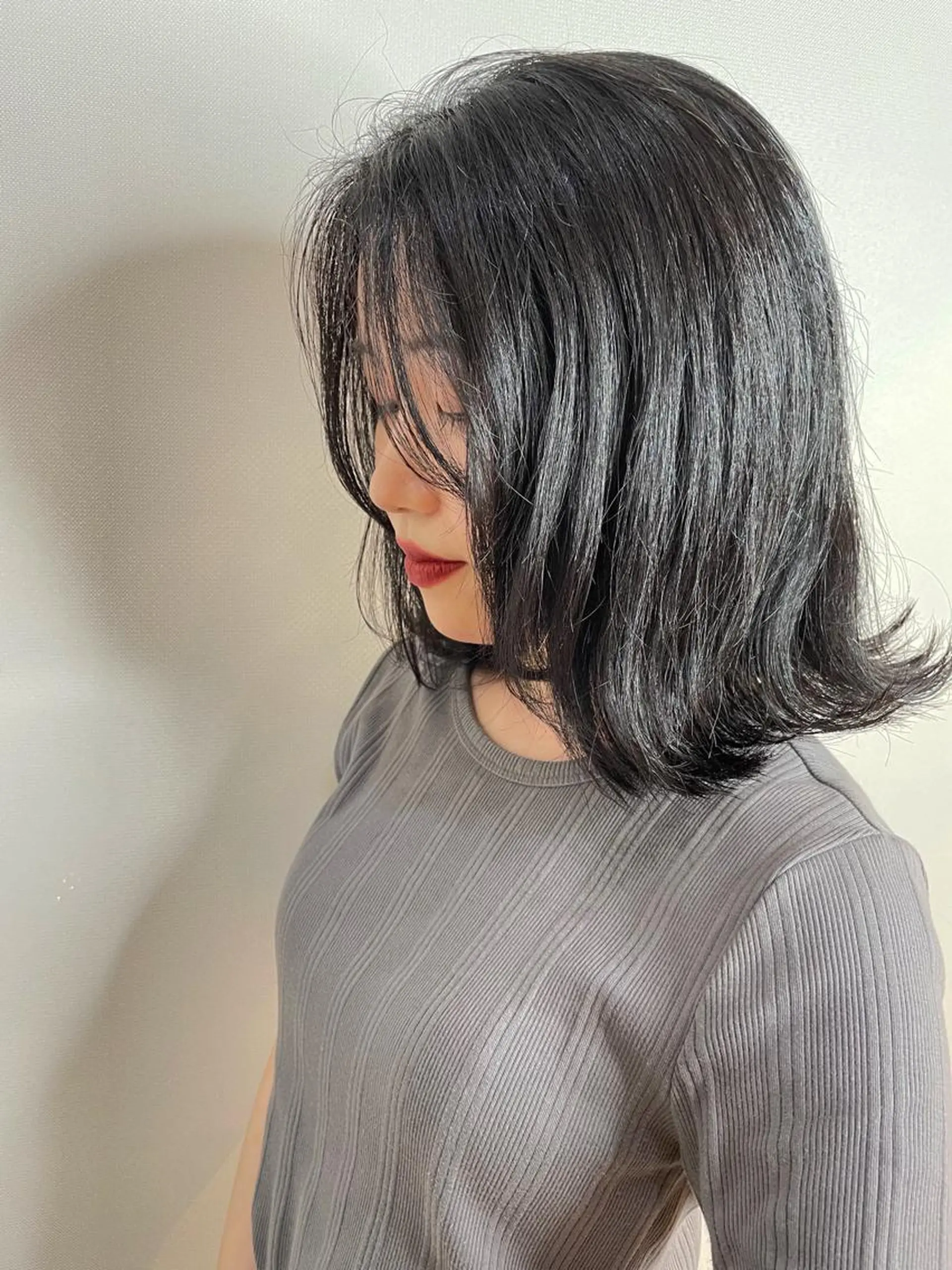 ミディアム 井上 亜海のヘアスタイル