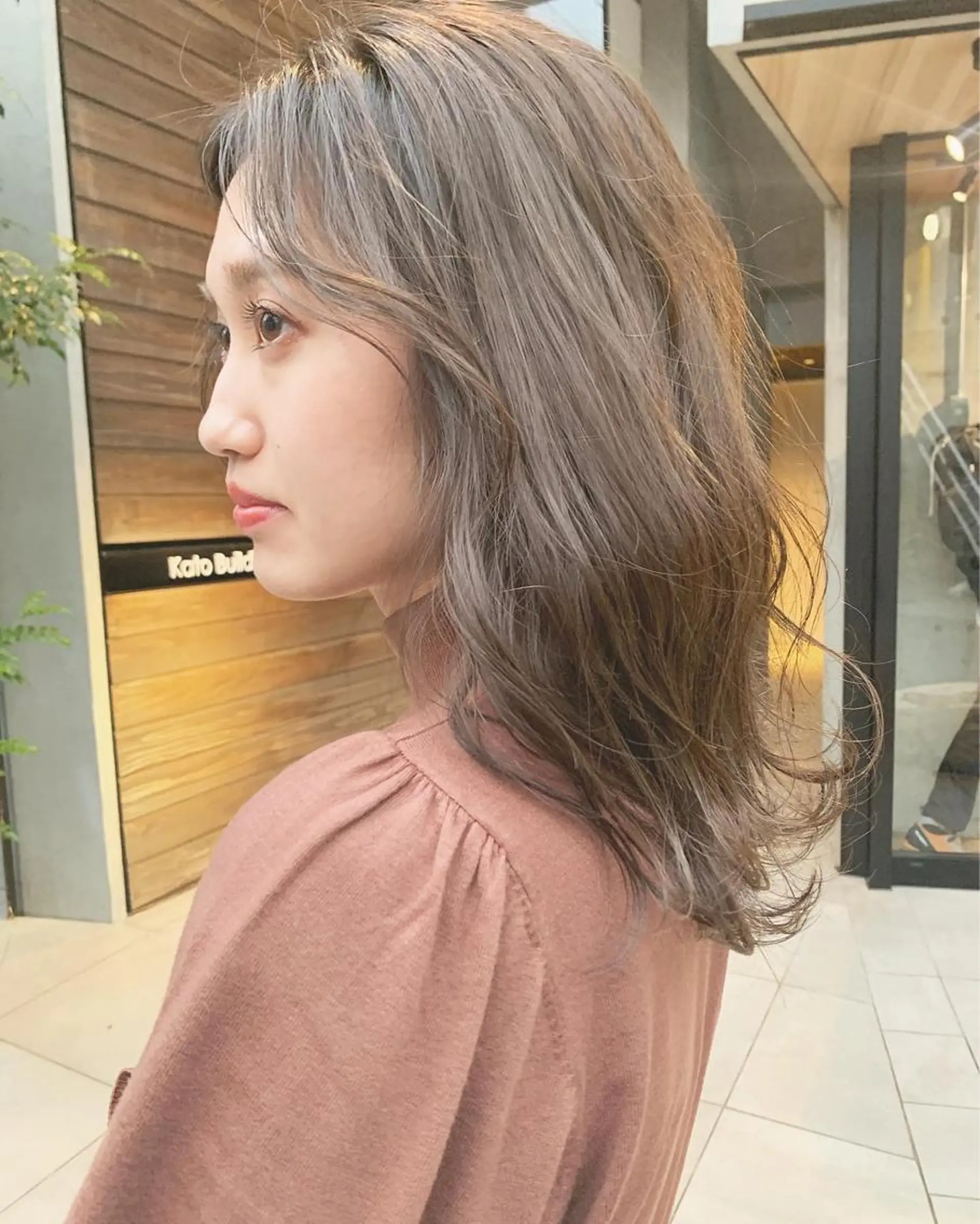 セミロング カラー マツエク・マツパ ハイトーン&暗髪🔥 表参道二刀流マエダのヘアスタイル