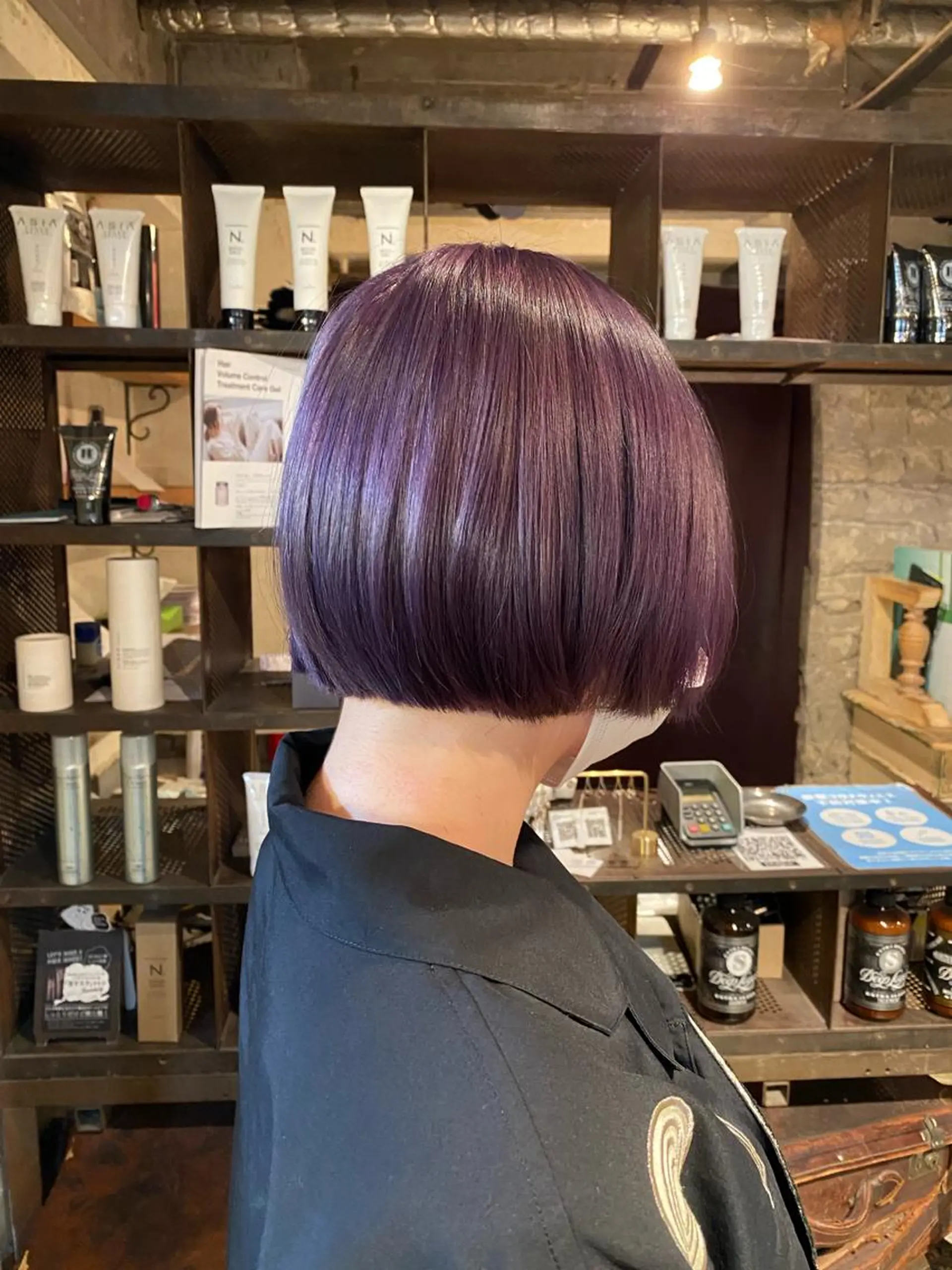 ショート カラー ブリーチ ハイトーンカラー バイオレットカラー ボブ お任せヘア☘️☘️ 及川渚のヘアスタイル