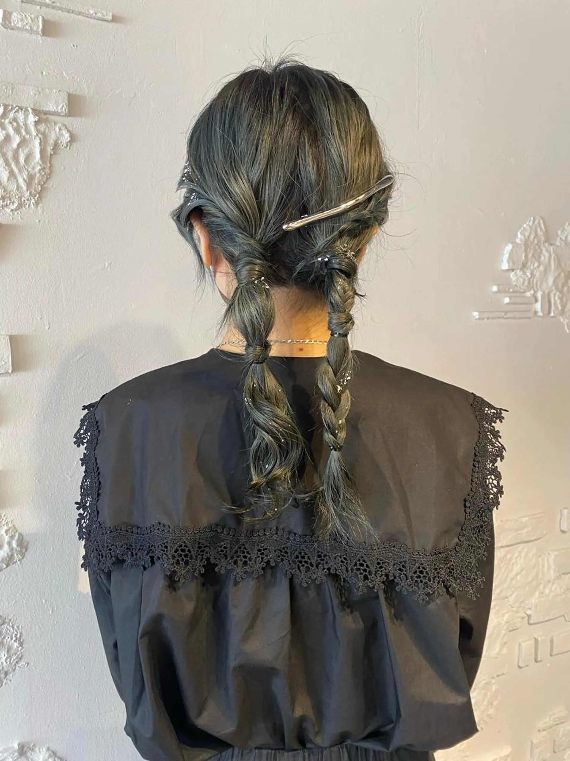 セミロング ヘアアレンジ 成人式 卒業式のヘアスタイル ヘアセット 韓国ヘア×髪質 改善🇰🇷シオリのヘアスタイル