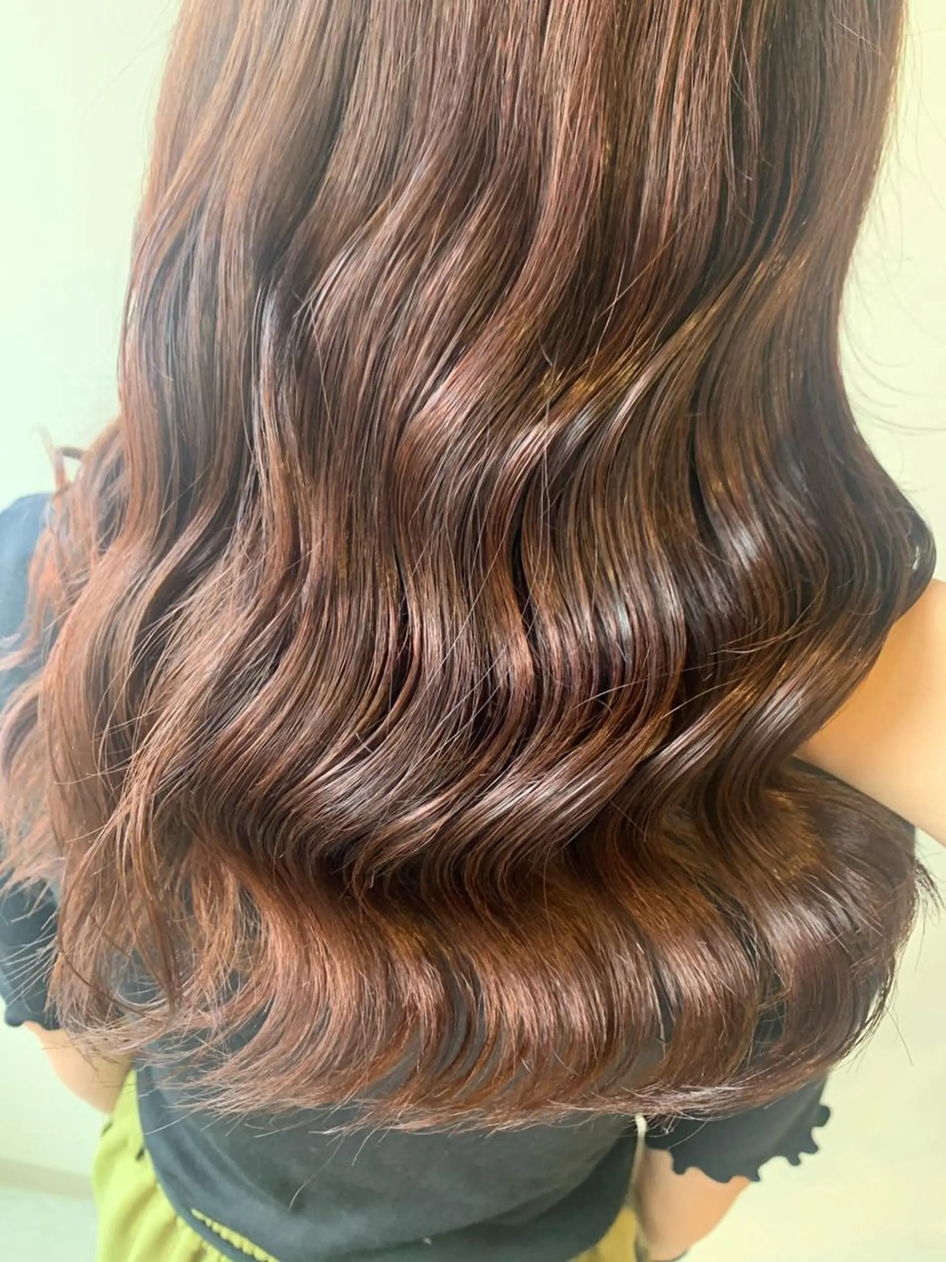 ロング カラー 黒髪 ブラウンカラー ピンクカラー レッドカラー レッドブラウン hair  bh.maara所属・bh.maara デザイン／ハイトーンのヘアスタイル