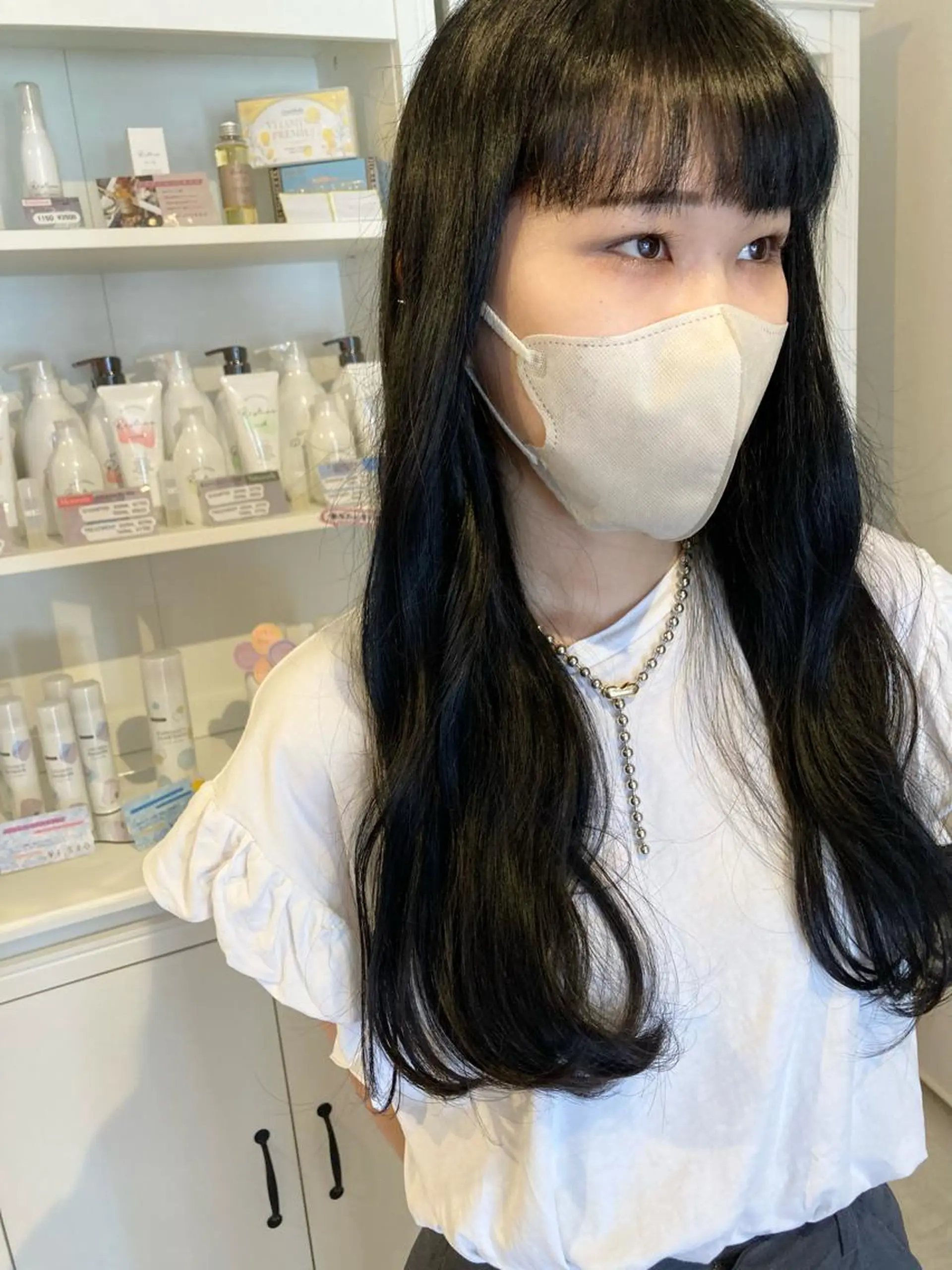 ロング カラー ヘアアレンジ 山﨑 まなかのヘアスタイル