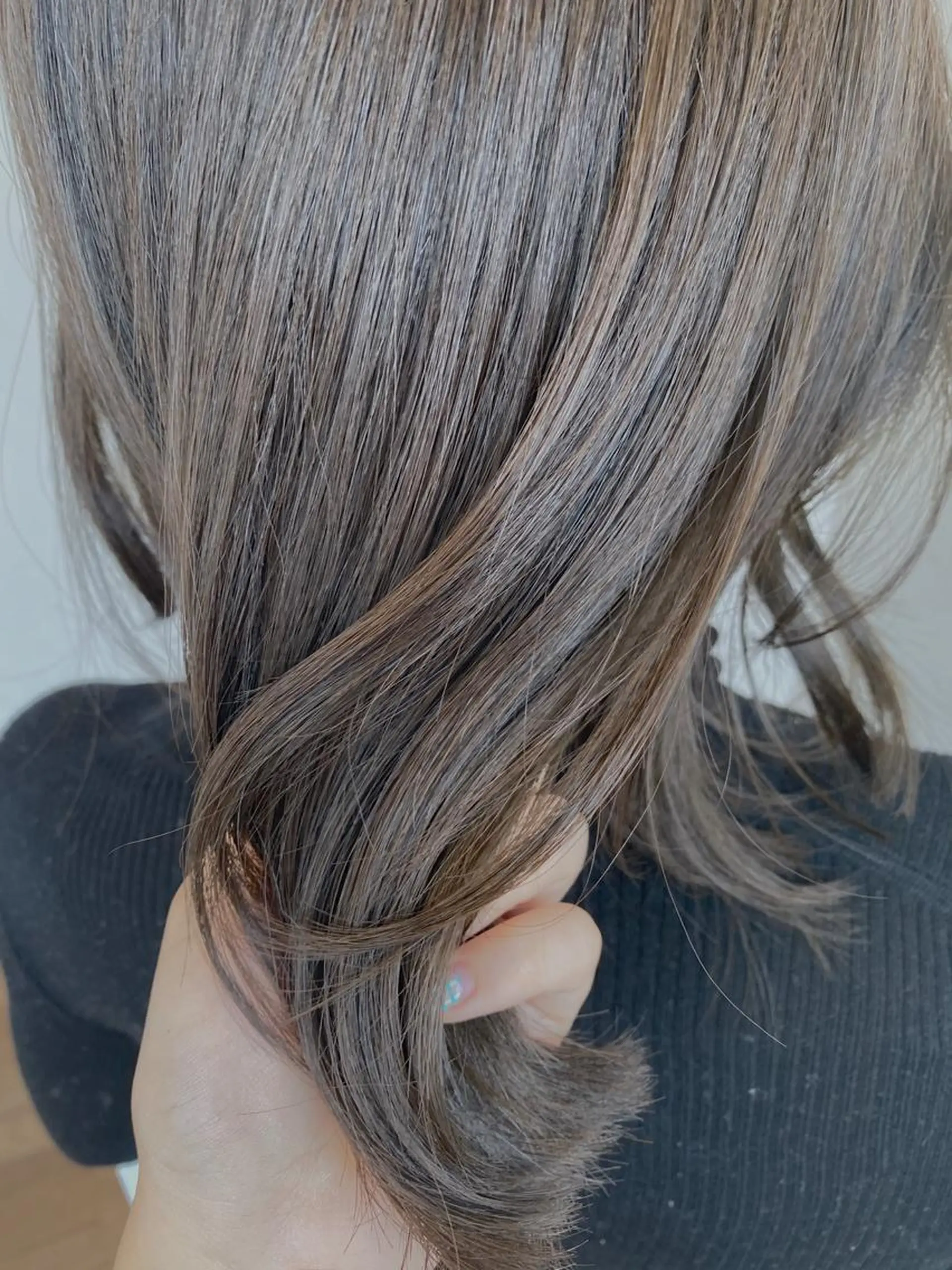 セミロング カラー 🥣 hashi 🛋️のヘアスタイル