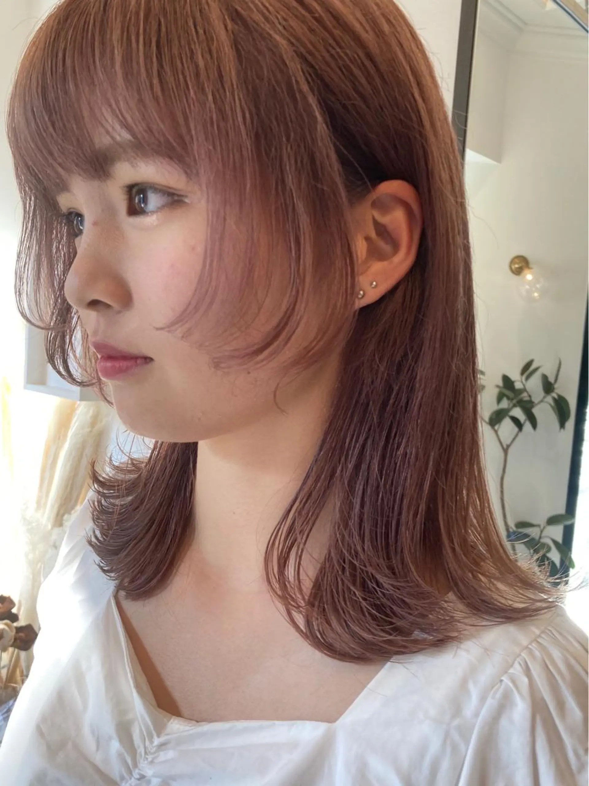 ミディアム カット ヘアカラー オオタ ユキのヘアスタイル