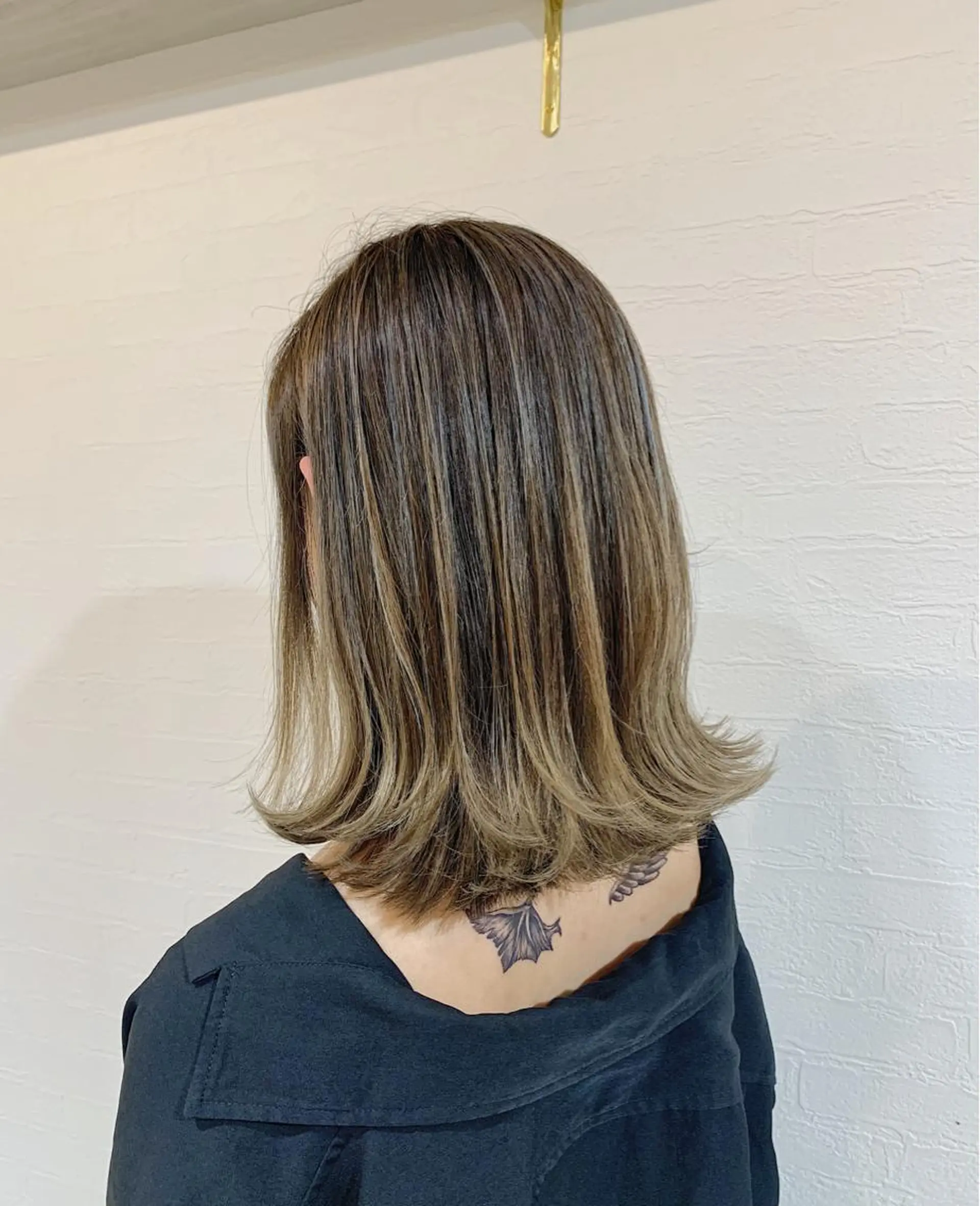 ミディアム ハイトーン/レイヤー 💜Akaneのヘアスタイル