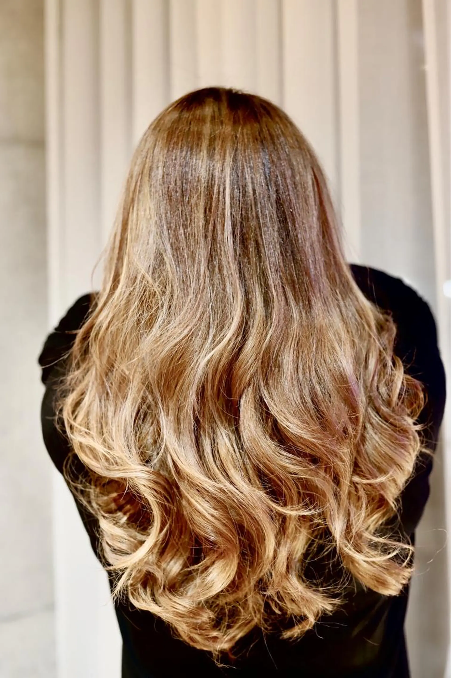 ロング カラー バレイヤージュ レイヤーカット アドミラルYoshi oのヘアスタイル