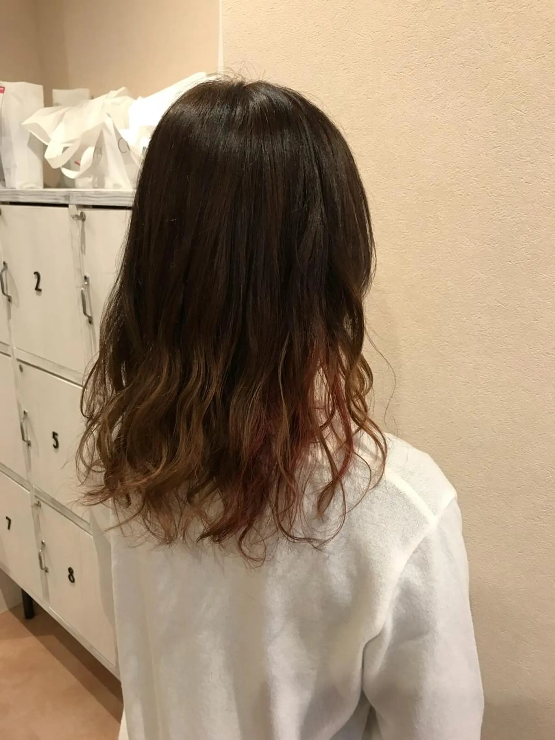 セミロング カラー グラデーションカラー インナーカラー GRANLUSSO 岡山駅前 ビックカメラ5階所属・岡本 智次のヘアスタイル