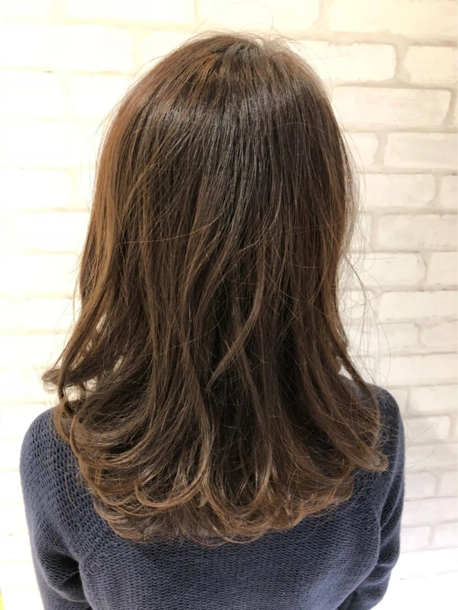 セミロング カラー アッシュ カット ヘアカラー トリートメント 金沢 広美のヘアスタイル
